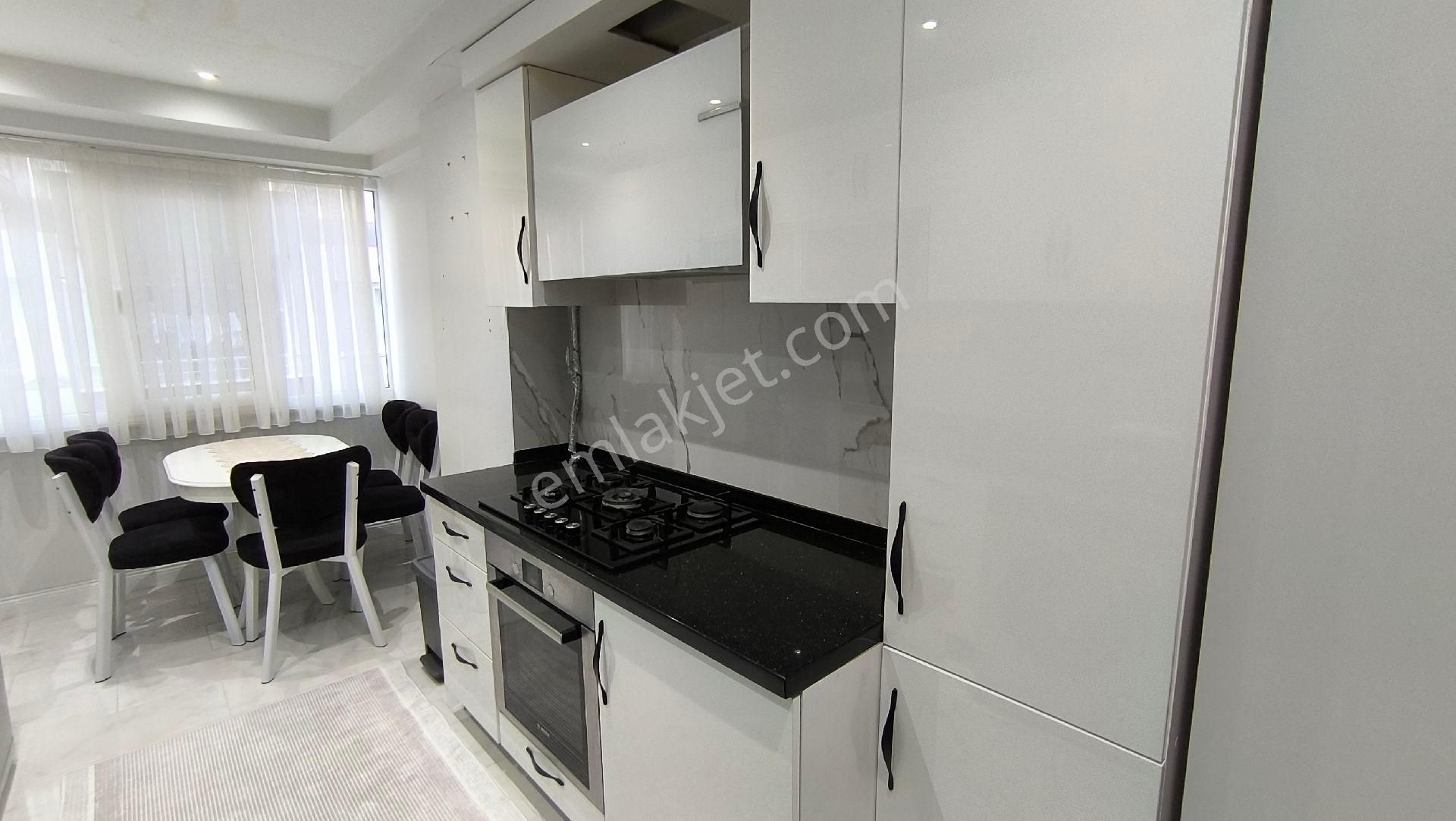 Bahçelievler Yenibosna Zafer M. 3+1 3.kat Asansör Otopark Dekorlu Satılık Daire - Görsel 17