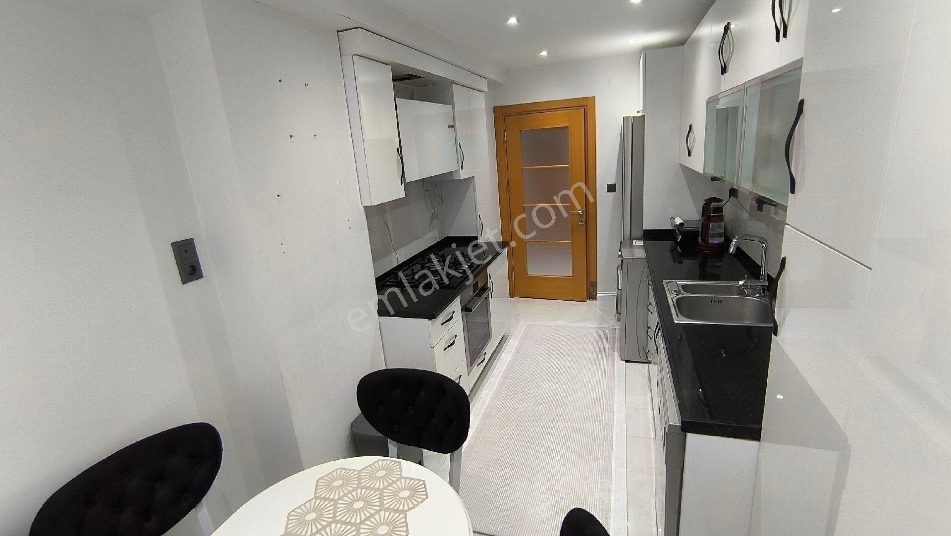 Bahçelievler Yenibosna Zafer M. 3+1 3.kat Asansör Otopark Dekorlu Satılık Daire - Görsel 13