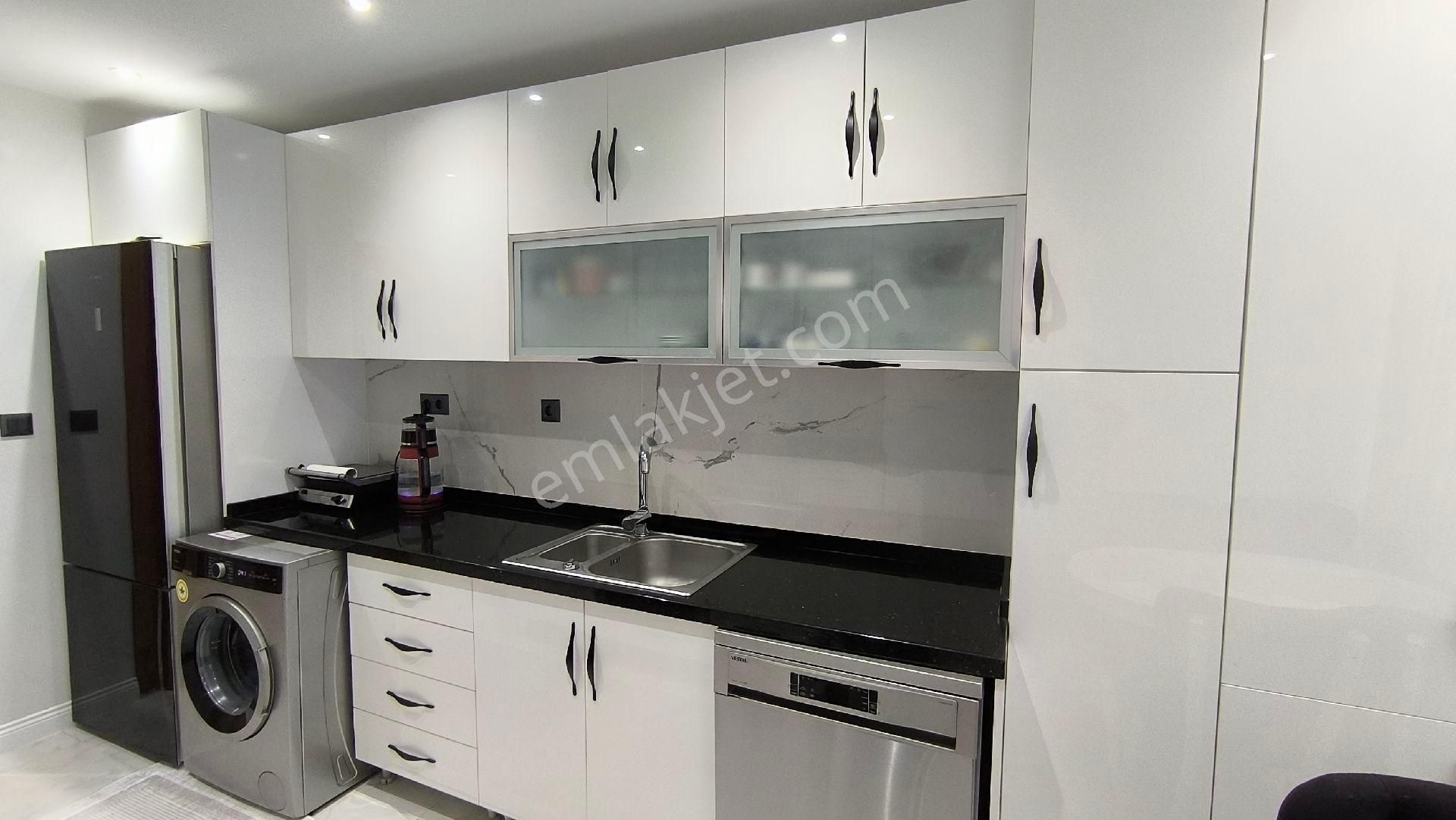 Bahçelievler Yenibosna Zafer M. 3+1 3.kat Asansör Otopark Dekorlu Satılık Daire - Görsel 12