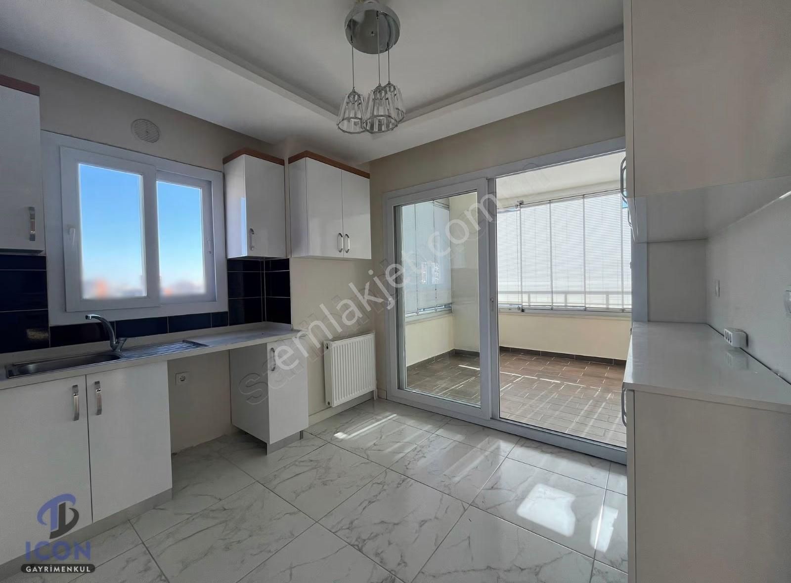 Icon'dan Akdeniz Mah'de Havuzlu Site İçi 3+1 Bağımsız Mutfak - Görsel 12