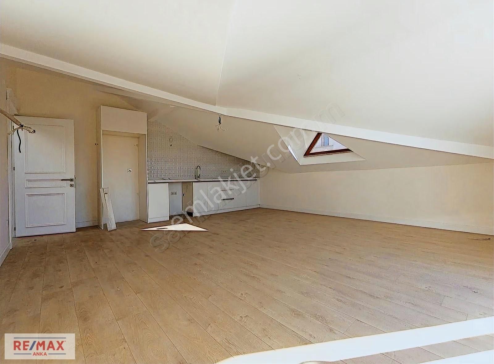 Remax Anka'dan Hacı Kasım'da Deniz Manzaralı 3+2 Dublex Daire - Görsel 16