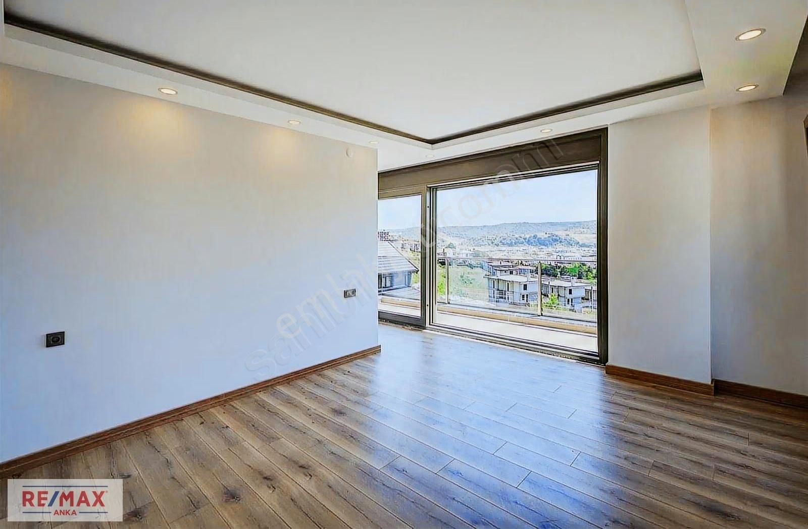 Remax Anka'dan A Plus 6+1 Tripleks Müstakil Villa - Görsel 15