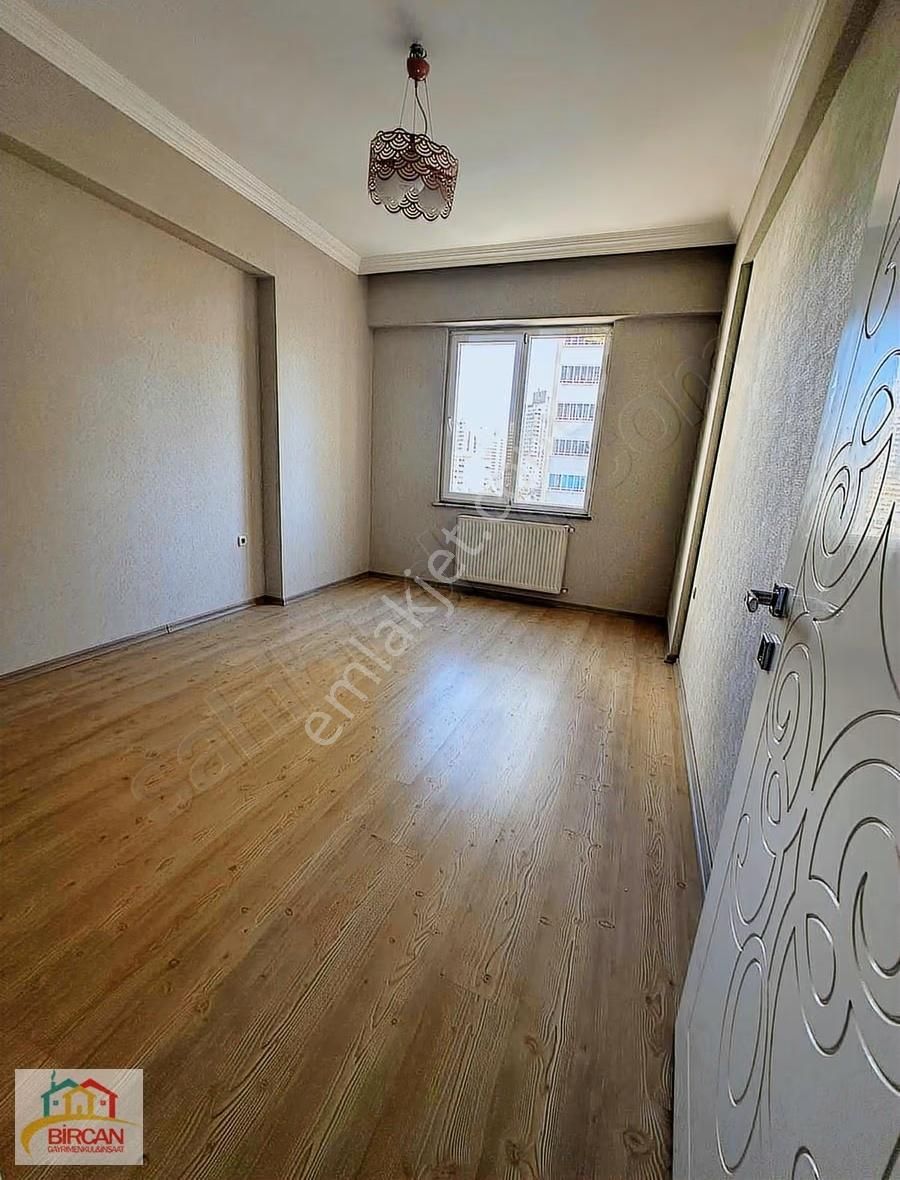 Karataşta Satlık Masrafsız 4+1 Ara Kat 220 M2 Daire - Görsel 2