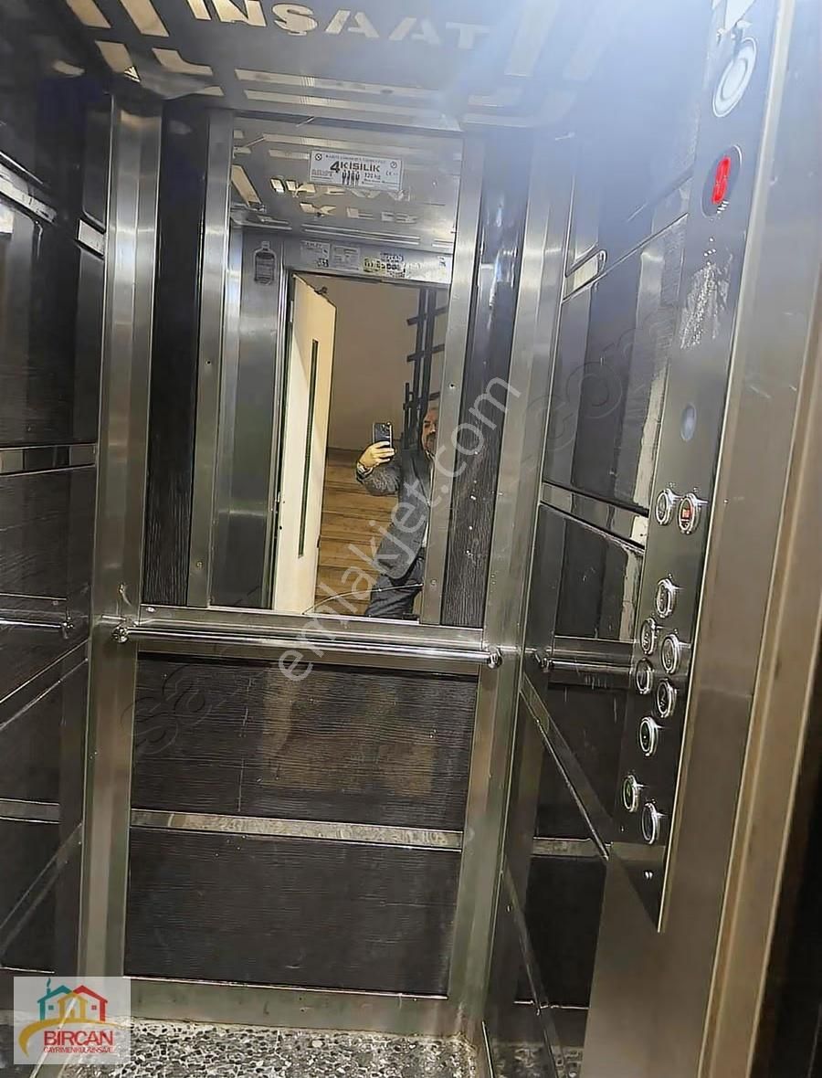 Yeditepe'de Tramvaya Sıfır Kiralık 2 + 1 Balkonlu Eşyalı Stüdyo - Görsel 5