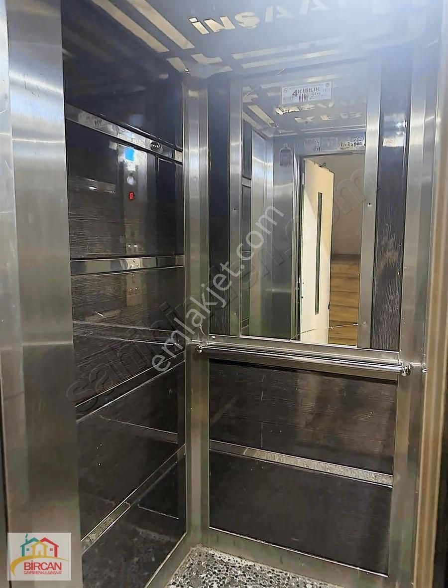 Yeditepe'de Tramvaya Sıfır Kiralık 2 + 1 Balkonlu Eşyalı Stüdyo - Görsel 8