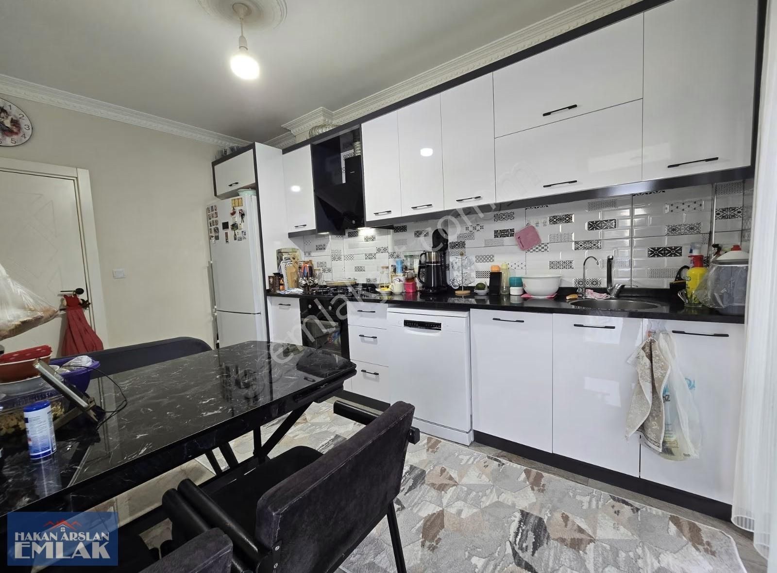 Hastane Cd. Üzerinde 120 M² 2+1 Ebeveyn Banyolu Satılık Daire - Görsel 2