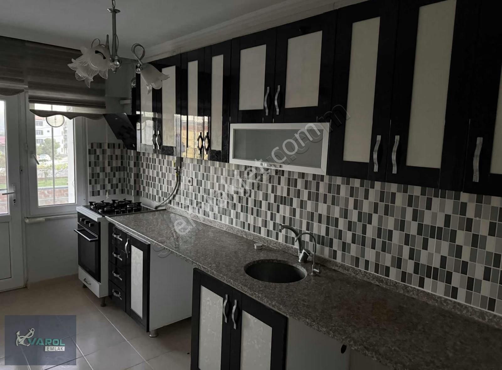 Merkezi Konumda 3+1 Doğalgazlı Kapalı Balkonlu Kiralık Daire - Görsel 21
