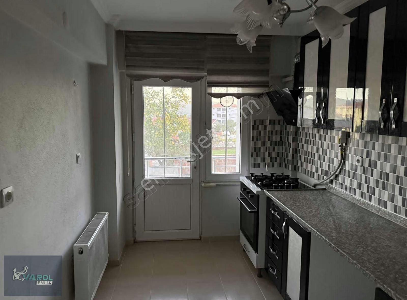 Merkezi Konumda 3+1 Doğalgazlı Kapalı Balkonlu Kiralık Daire - Görsel 17