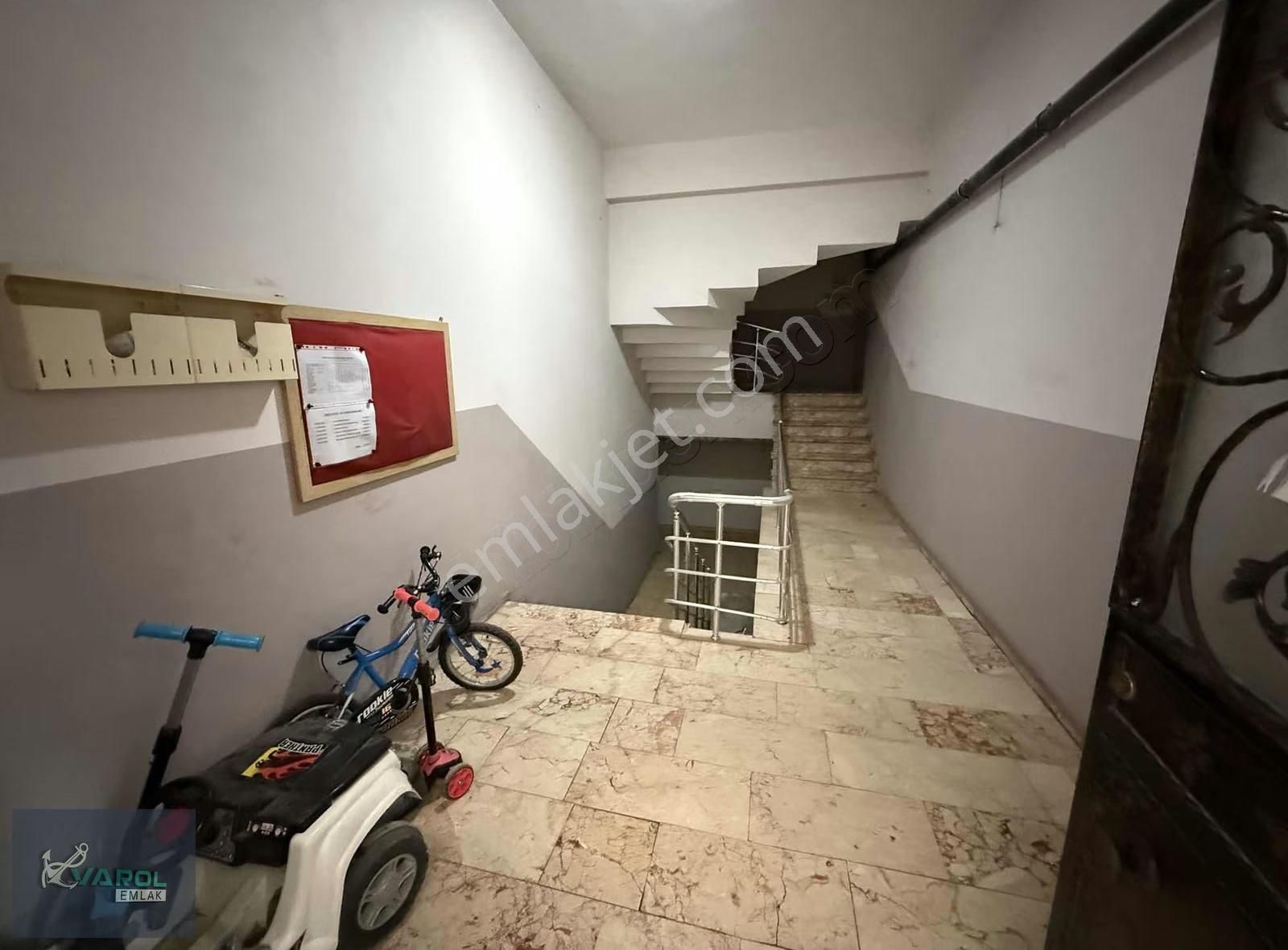 Merkezi Konumda 3+1 Doğalgazlı Kapalı Balkonlu Kiralık Daire - Görsel 27