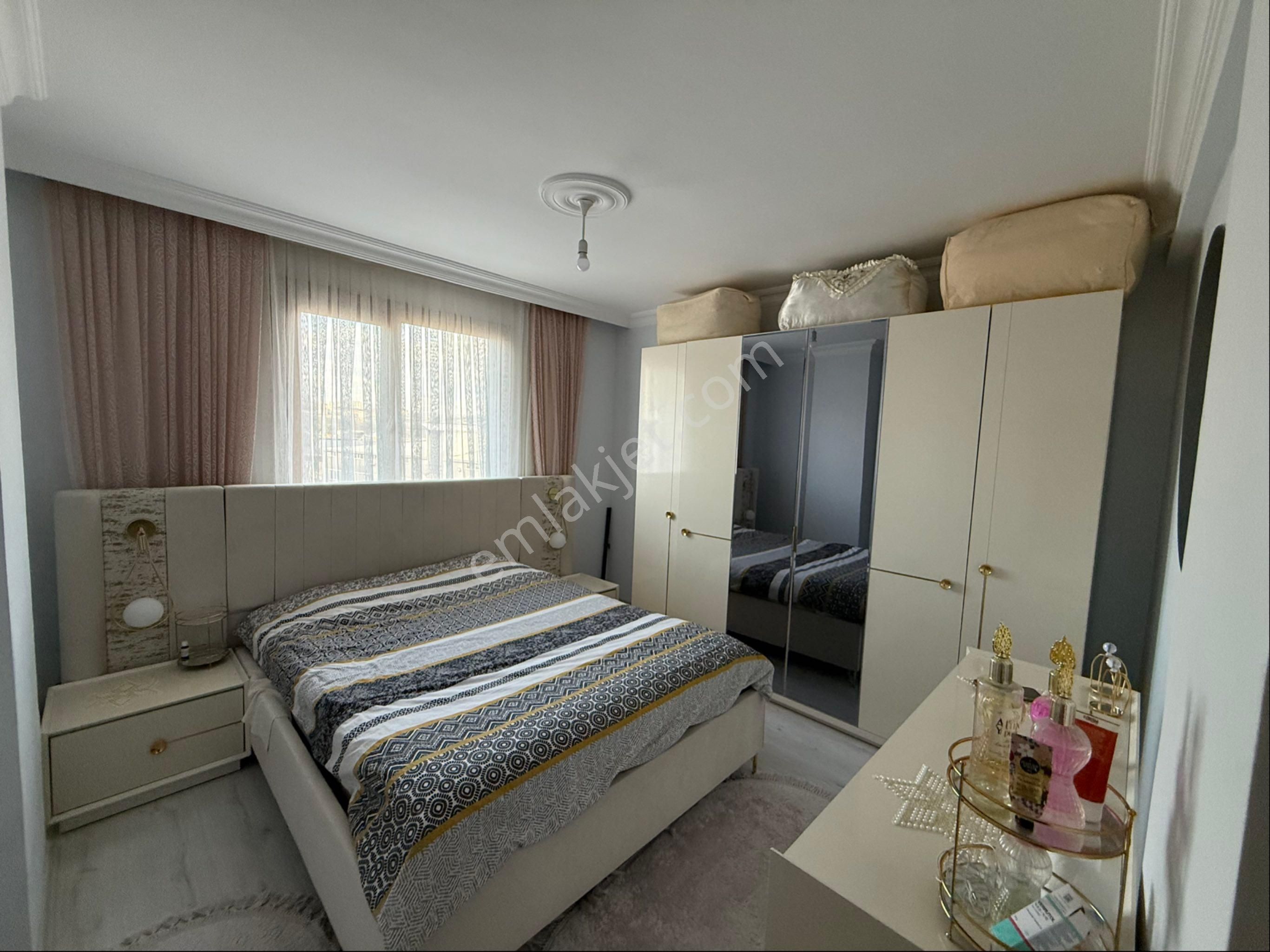 Sancaktepe Yunus Emre Mah. De 3+1 Üstdubleks Satılıktır - Görsel 2