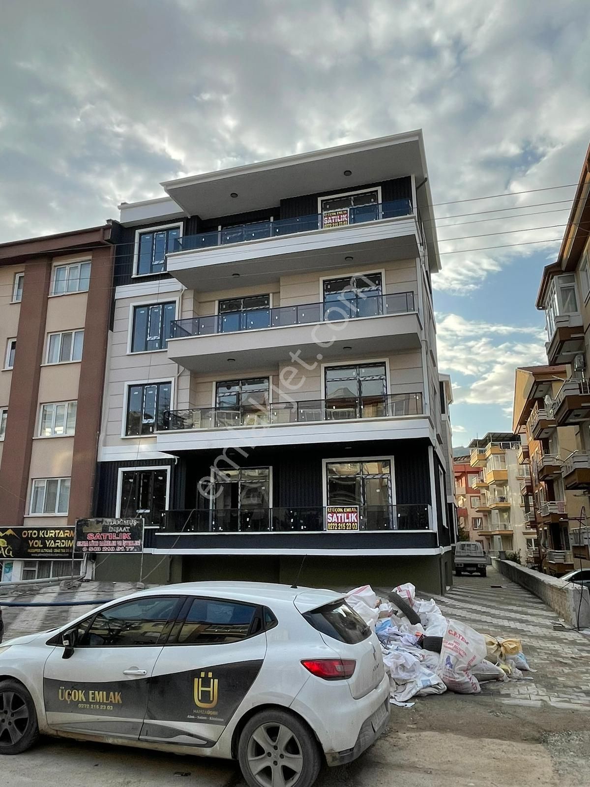 Afyon Üçok Emlaktan Güvenevler Mah Satılık Sıfır Ultra Lüx 4+1 Geniş Daireler