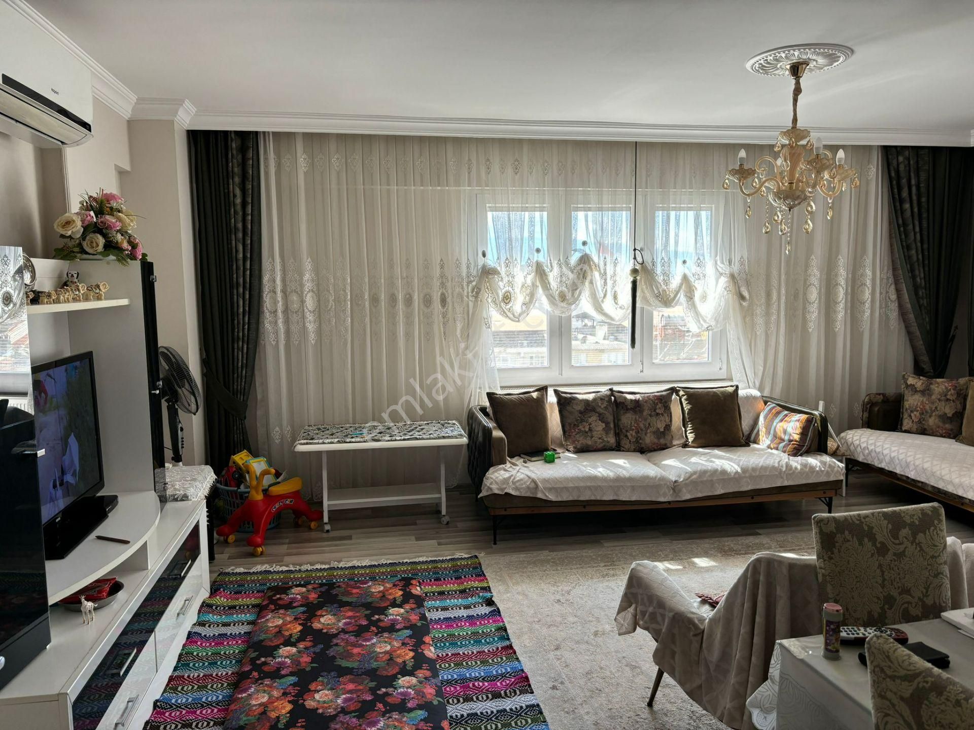 Karaçay Mahallesinde Satılık 3+1 Doğalgazlı Daire