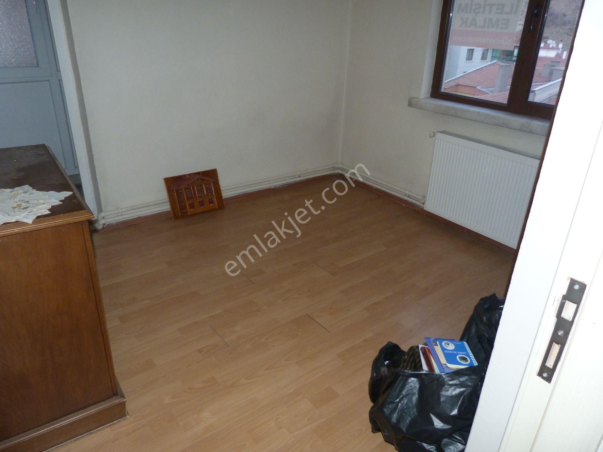 K.ocak Mah. Yücel Sok. 3+1 1.kat Klasik Yapım - Görsel 7