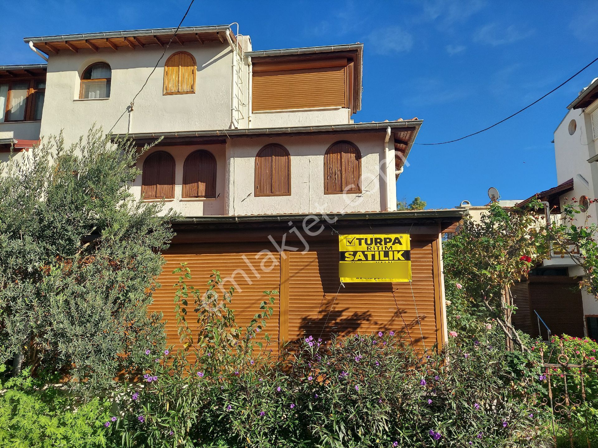 Doğanbeyde Meltem Tur Sit. Denize Yakın Satılık 3+1 Villa !!!