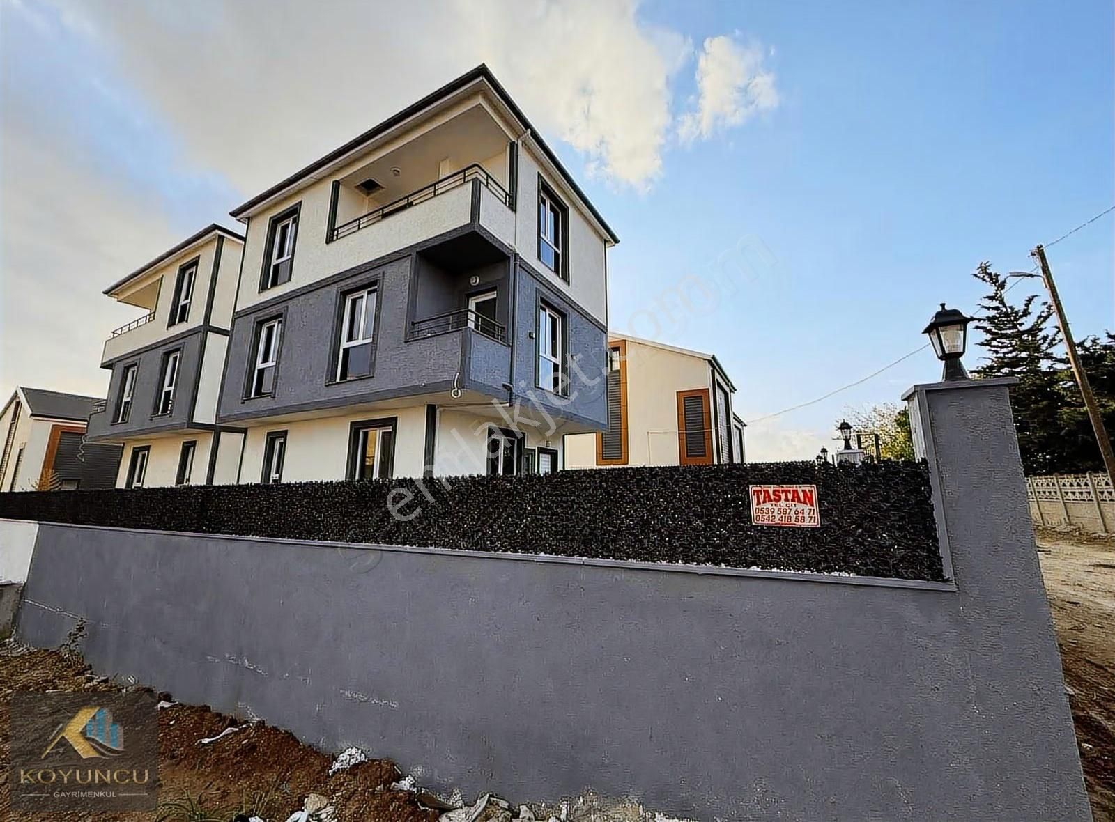 ^^koyuncu Gyrm^^yeniçiftlik Merkez Deniz Manzaralı 4+1 Lüx Villa