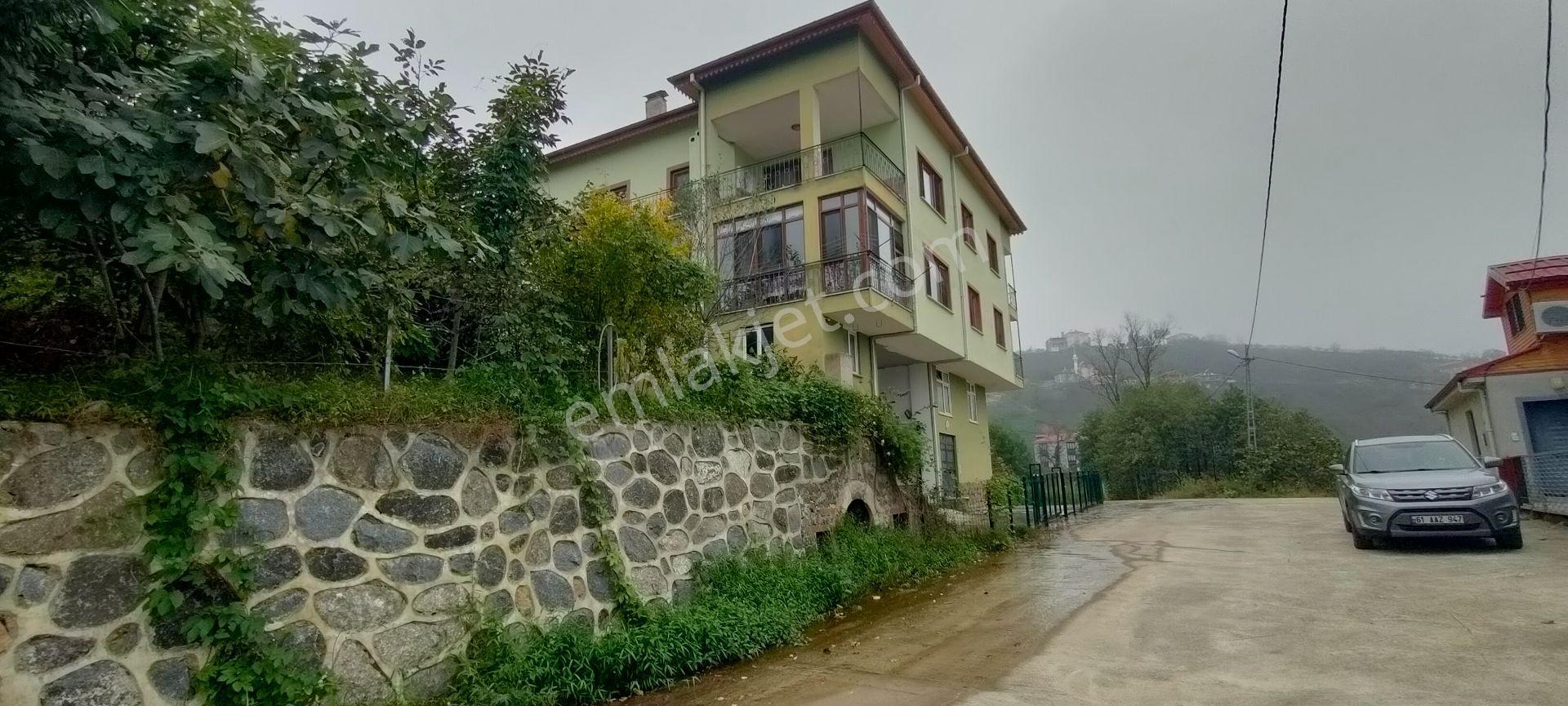 Sürmene Petekli Mahallesinde Satılık 2700 M2 Arazi İçinde Villa - Görsel 33