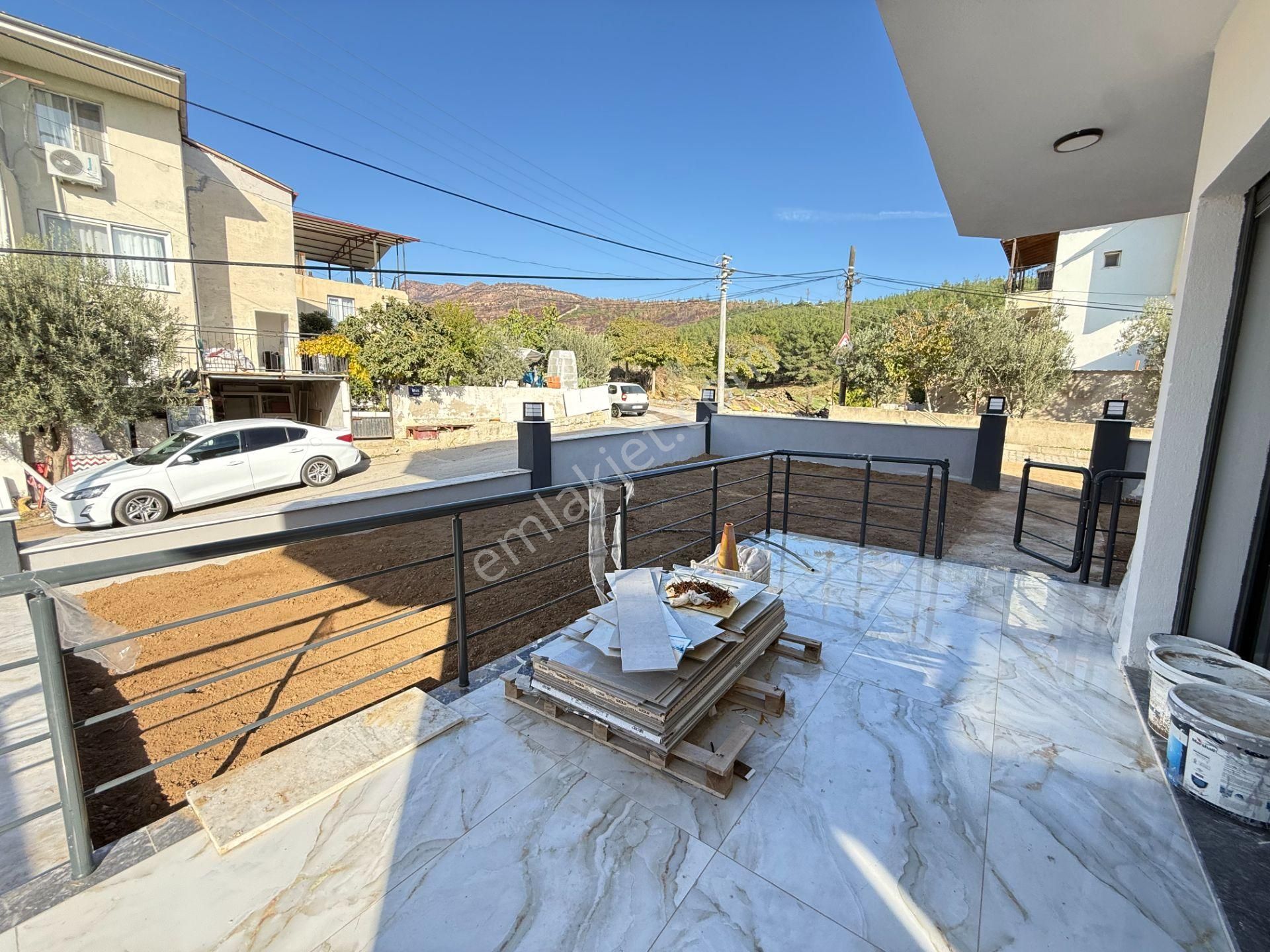 Ürkmez'de Deniz Manzaralı Müstakil Ayrı Mutfak 3+1 Köşe Villa - Görsel 8