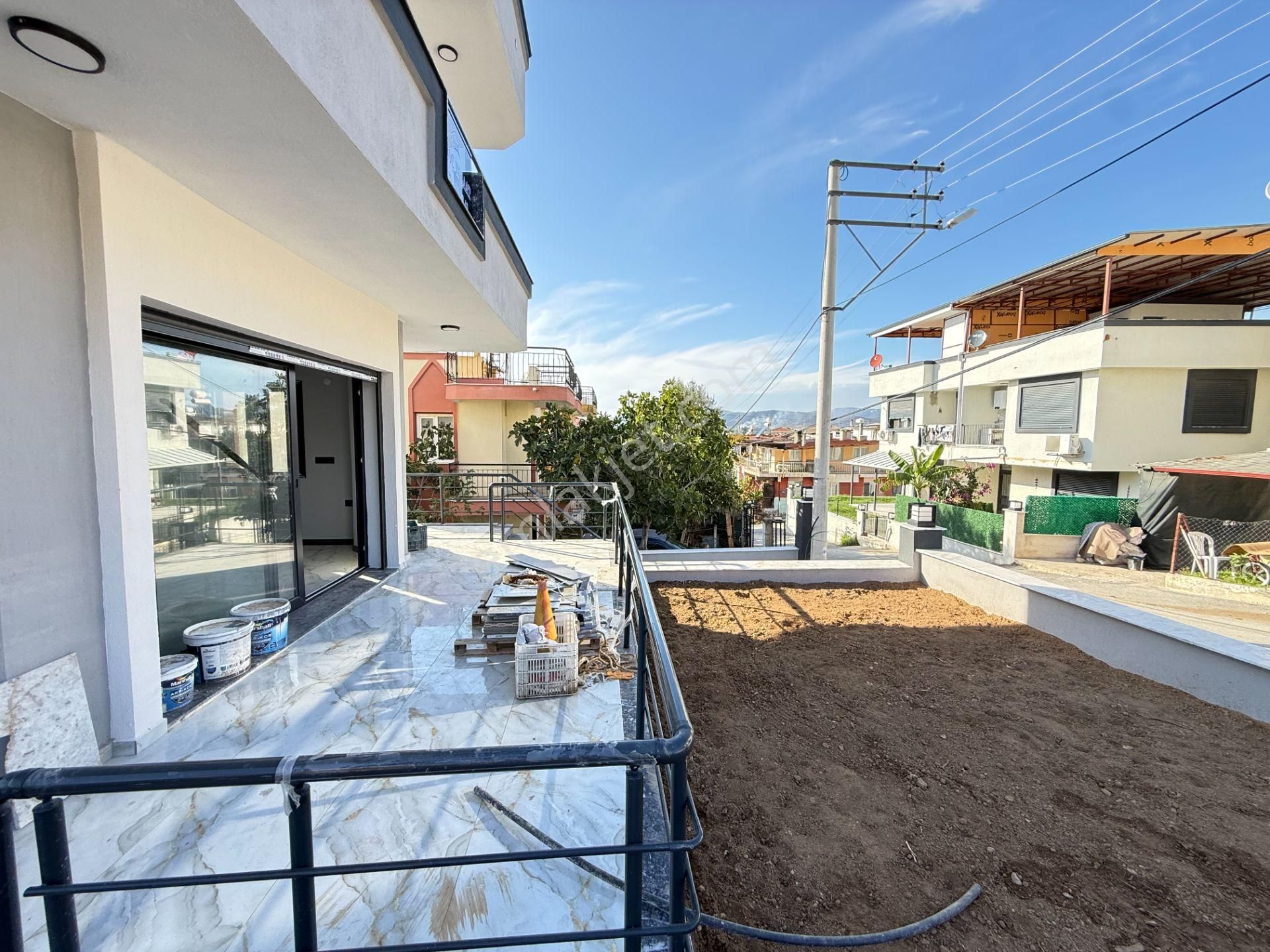 Ürkmez'de Deniz Manzaralı Müstakil Ayrı Mutfak 3+1 Köşe Villa - Görsel 10