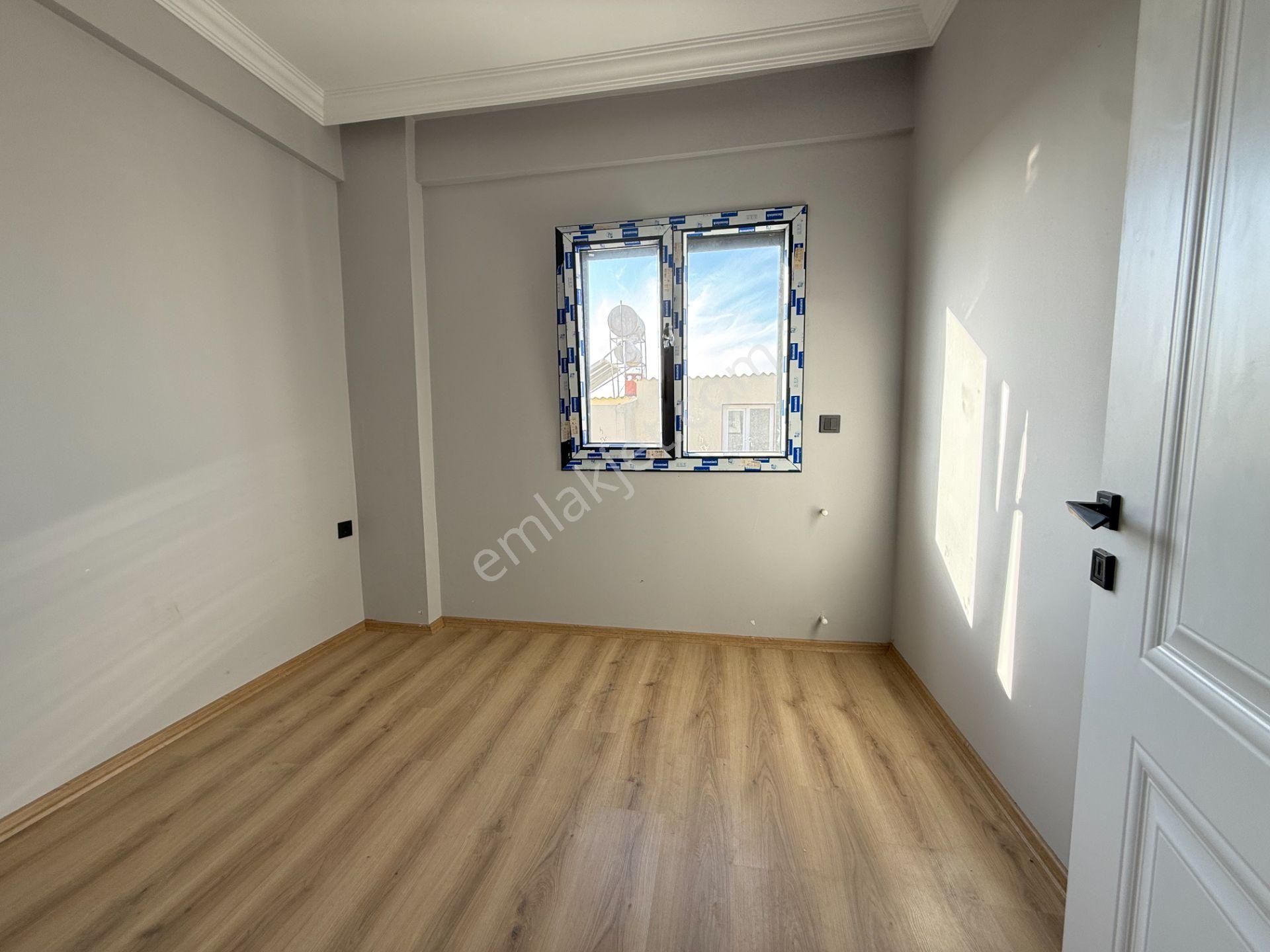 Ürkmez'de Deniz Manzaralı Müstakil Ayrı Mutfak 3+1 Köşe Villa - Görsel 17