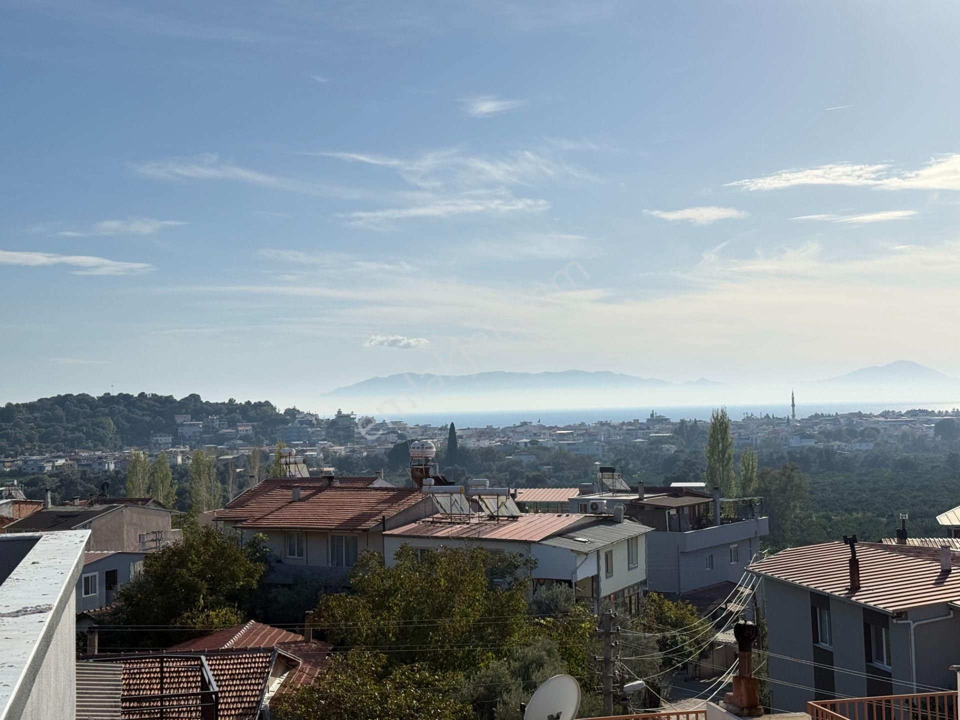 Ürkmez'de Deniz Manzaralı Müstakil Ayrı Mutfak 3+1 Köşe Villa - Görsel 35