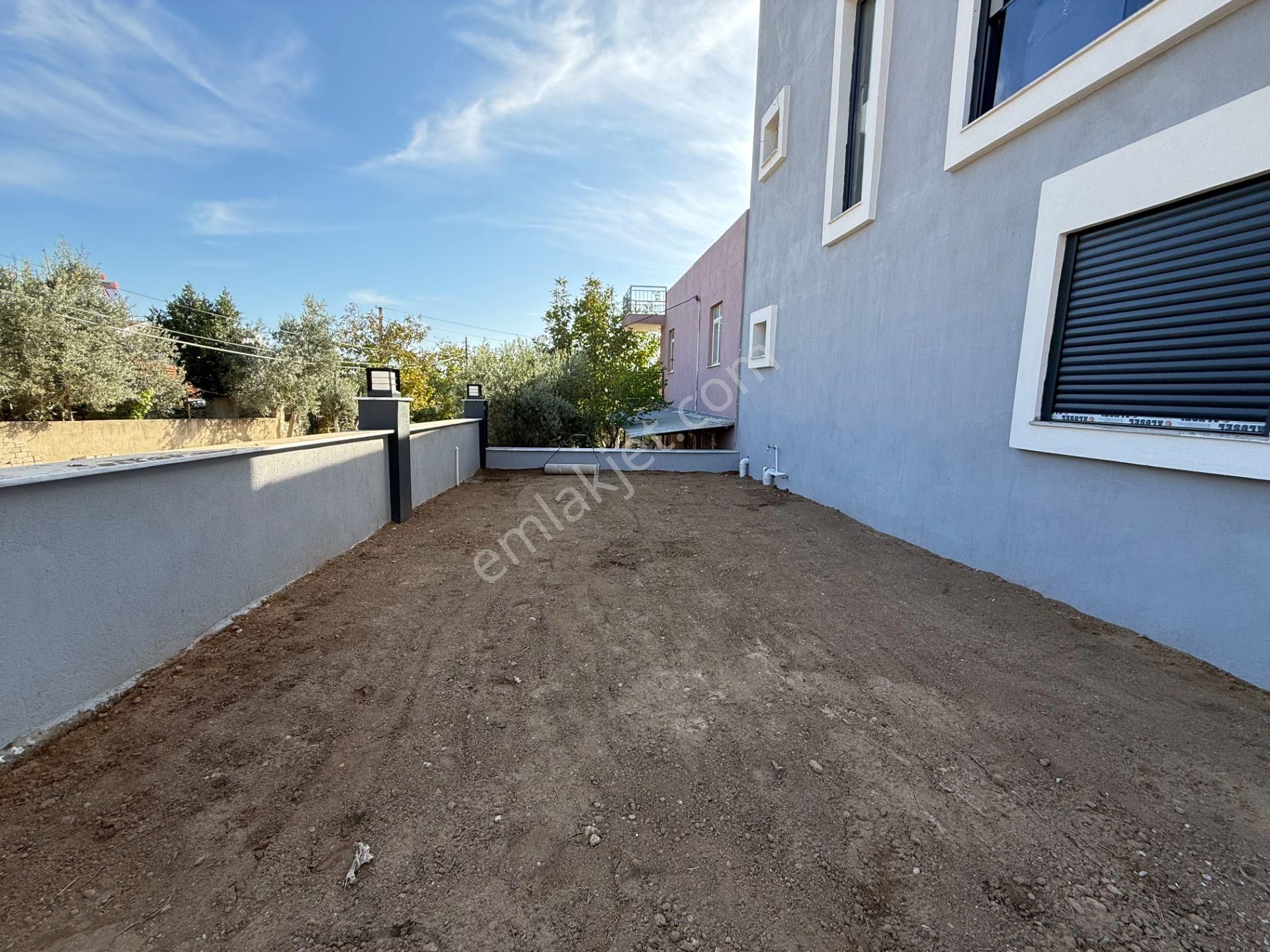 Ürkmez'de Deniz Manzaralı Müstakil Ayrı Mutfak 3+1 Köşe Villa - Görsel 6