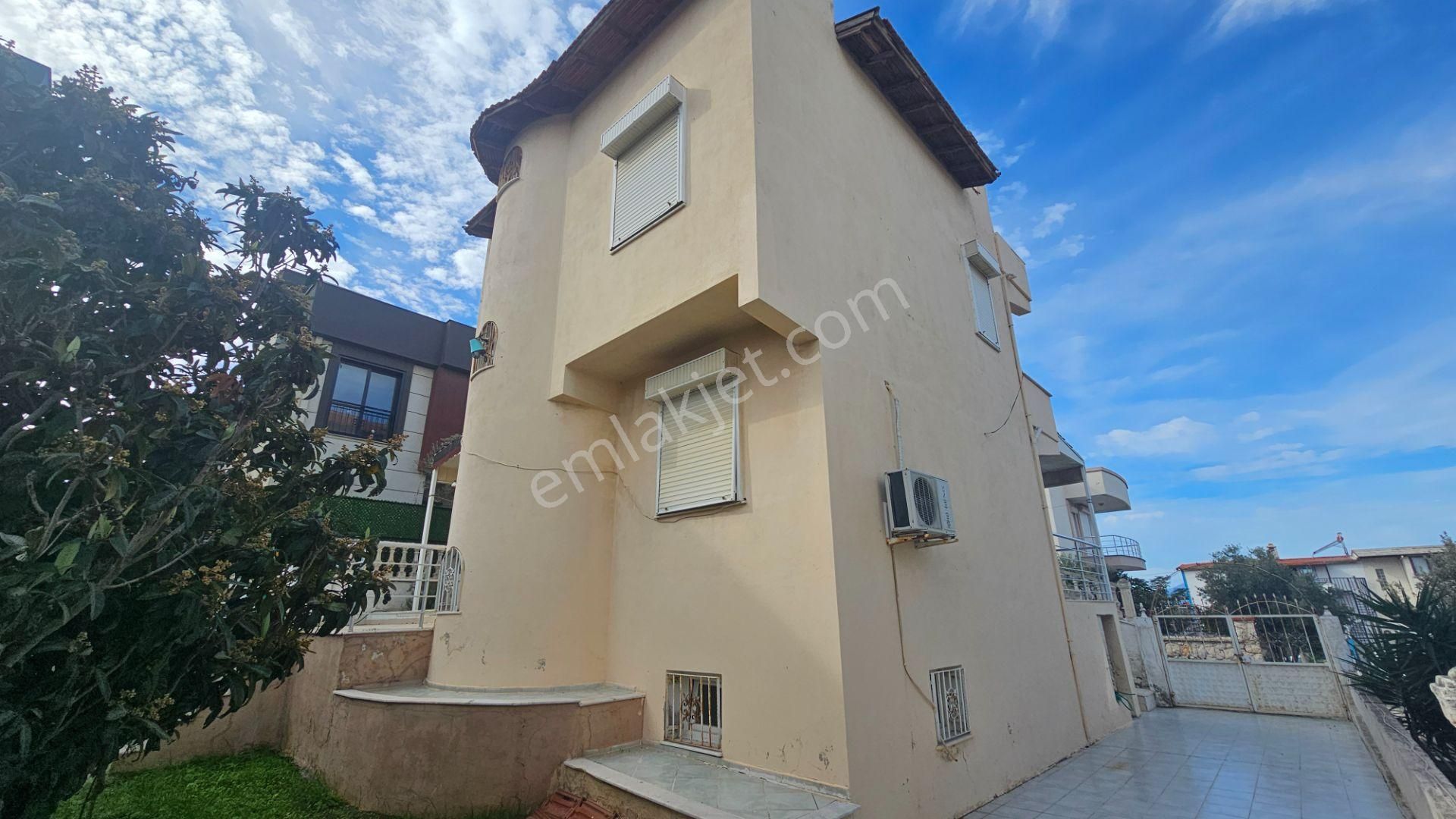 İki Ayrı Tapu | Deniz Manzaralı Villa Ve Toplam 406 M2 Arsa - Görsel 26