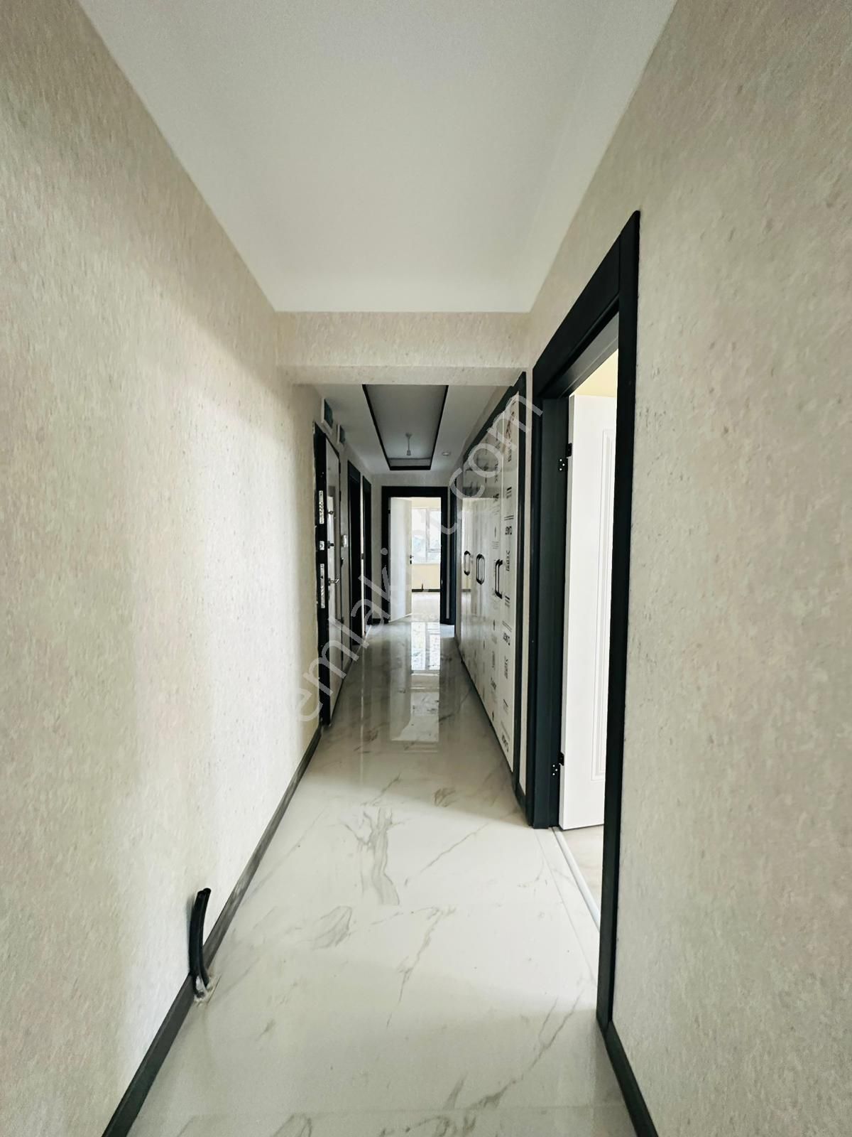 Beşikkaya'da Giriş Kat Konumunda 2+1 Satılık Full Yapılı Sıfır Daire !! - Görsel 17