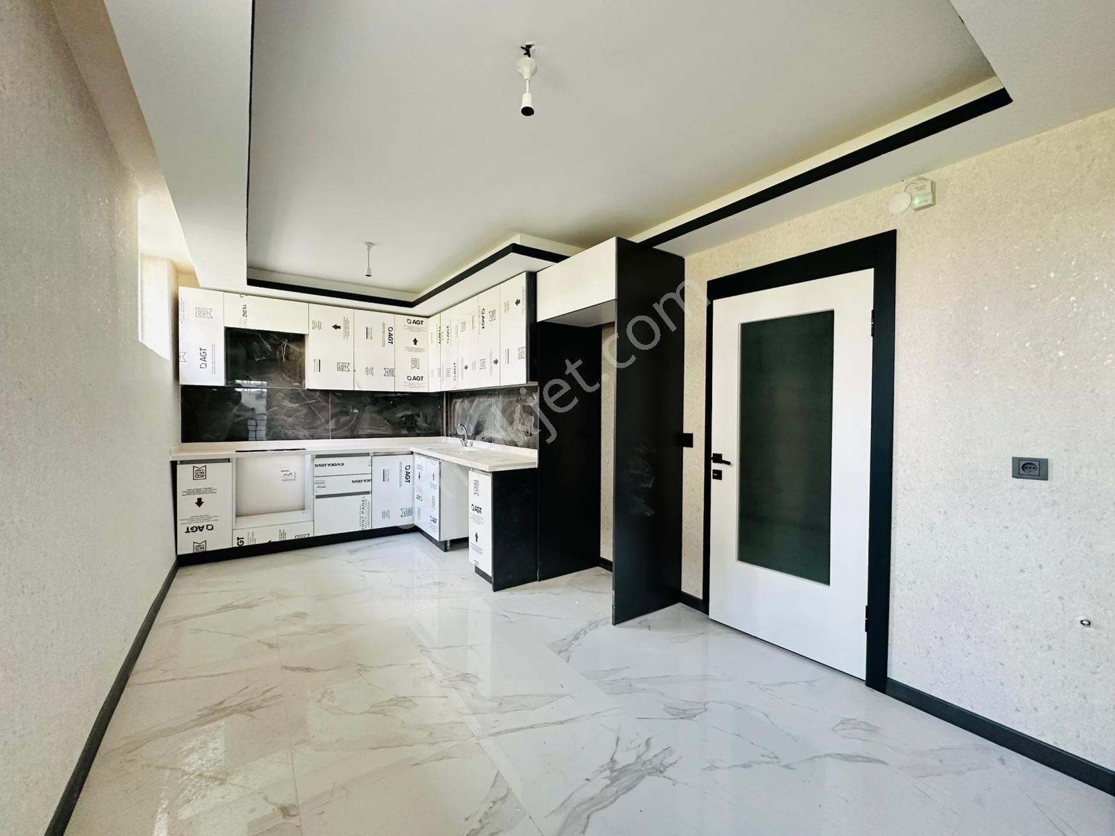 Beşikkaya'da Giriş Kat Konumunda 2+1 Satılık Full Yapılı Sıfır Daire !!