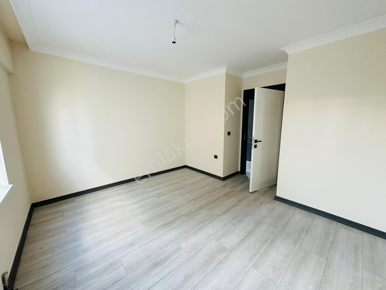 Beşikkaya'da Giriş Kat Konumunda 2+1 Satılık Full Yapılı Sıfır Daire !! - Görsel 15