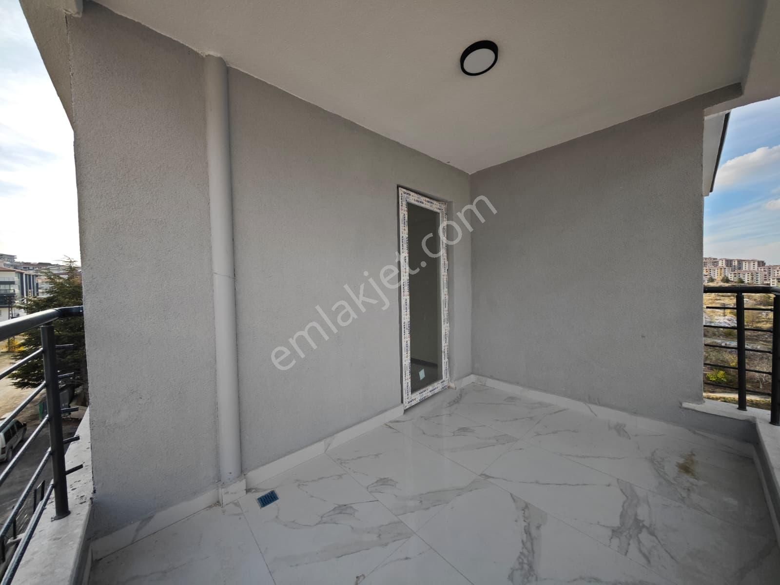 Beşikkaya'da Full Yapılı Çift Balkonlu 3+1 Katta Satılık Sıfır Daire !! - Görsel 29
