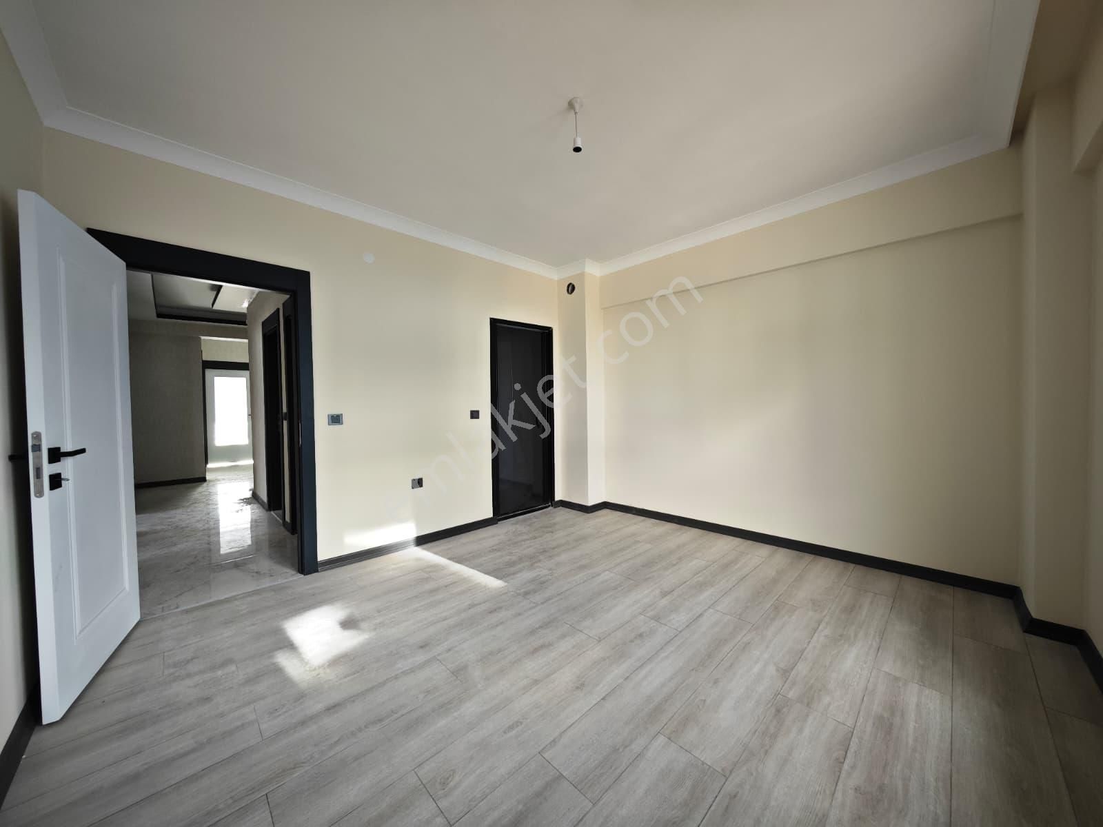 Beşikkaya'da Full Yapılı Çift Balkonlu 3+1 Katta Satılık Sıfır Daire !! - Görsel 18