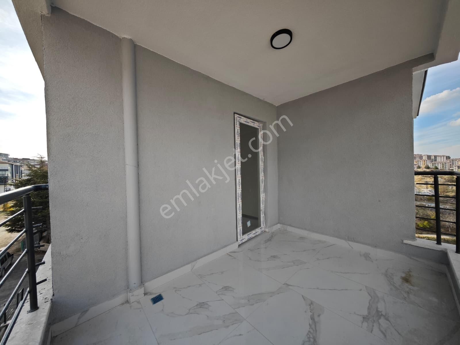 Beşikkaya'da Full Yapılı Çift Balkonlu 3+1 Katta Satılık Sıfır Daire !! - Görsel 28