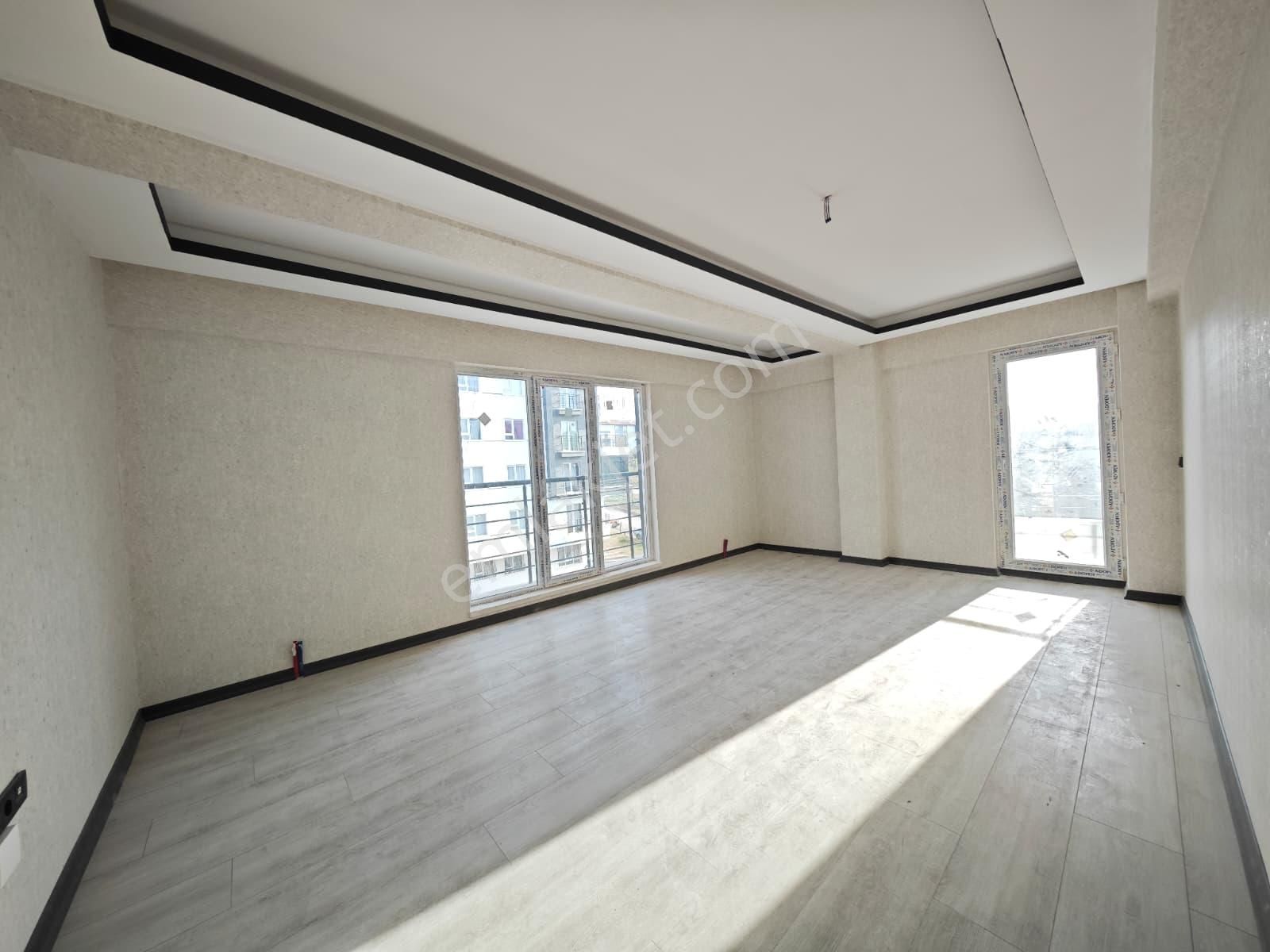 Beşikkaya'da Full Yapılı Çift Balkonlu 3+1 Katta Satılık Sıfır Daire !! - Görsel 2