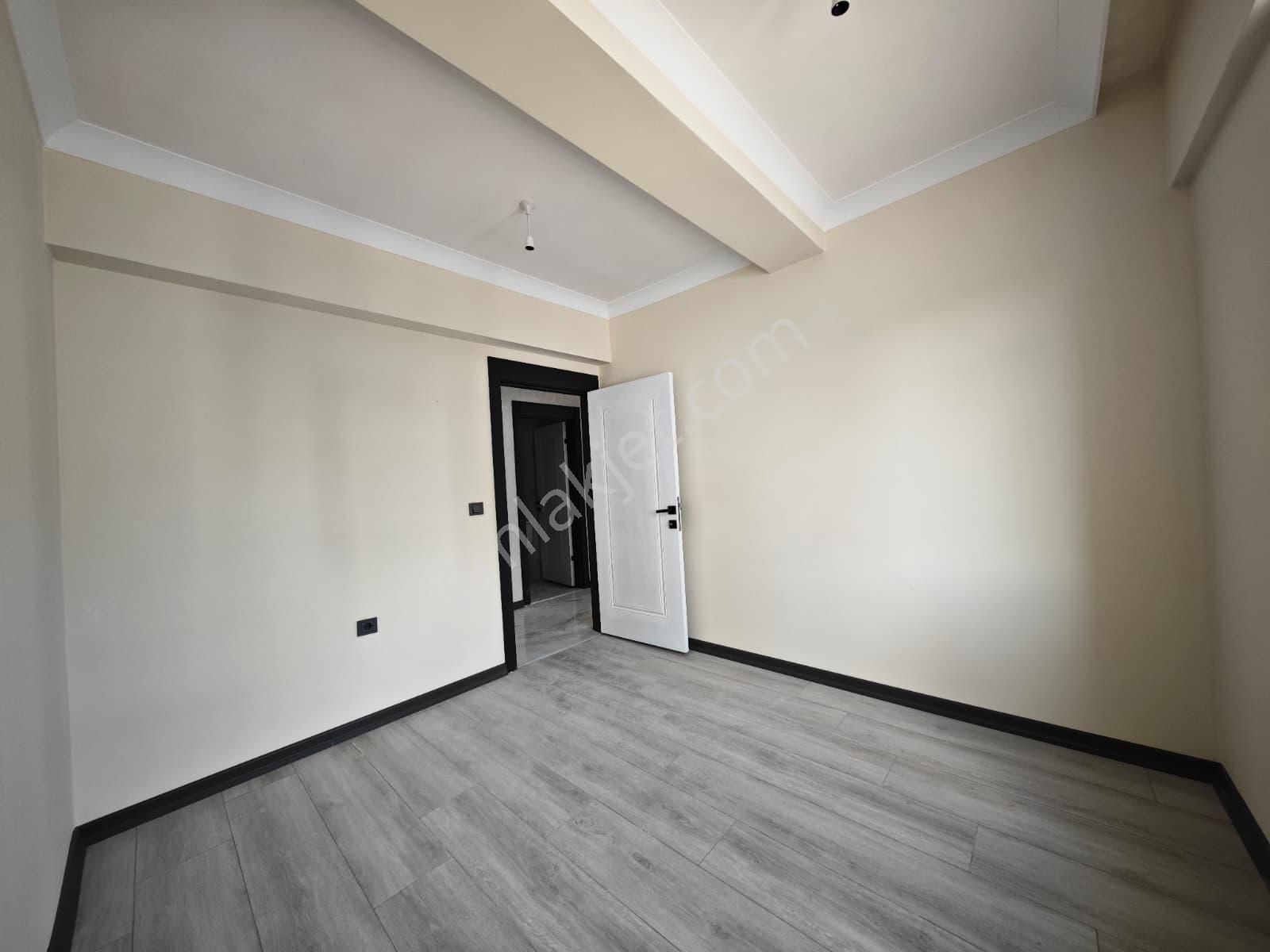 Beşikkaya'da Full Yapılı Çift Balkonlu 3+1 Katta Satılık Sıfır Daire !! - Görsel 15