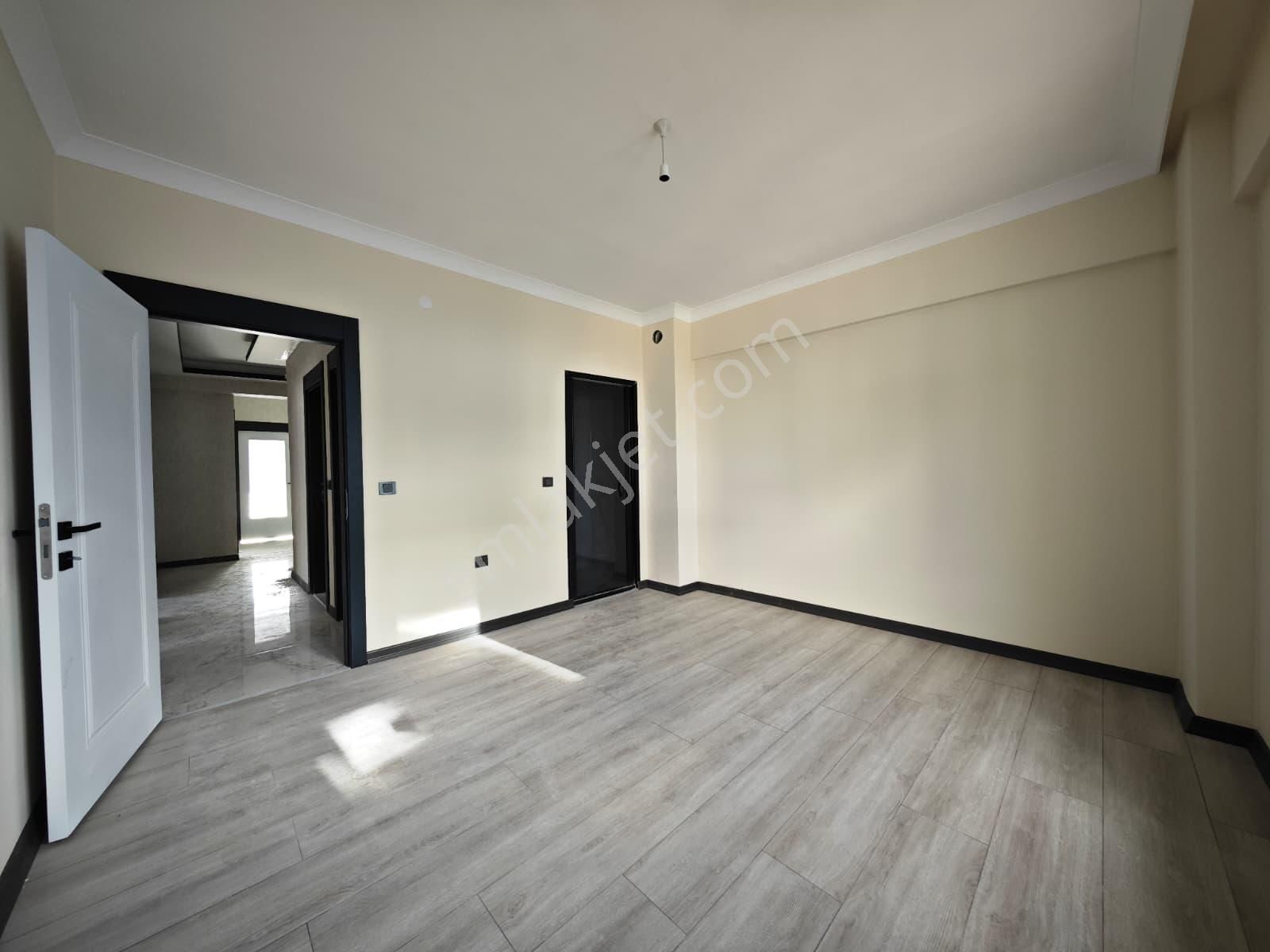 Beşikkaya'da Full Yapılı Çift Balkonlu 3+1 Katta Satılık Sıfır Daire !! - Görsel 19