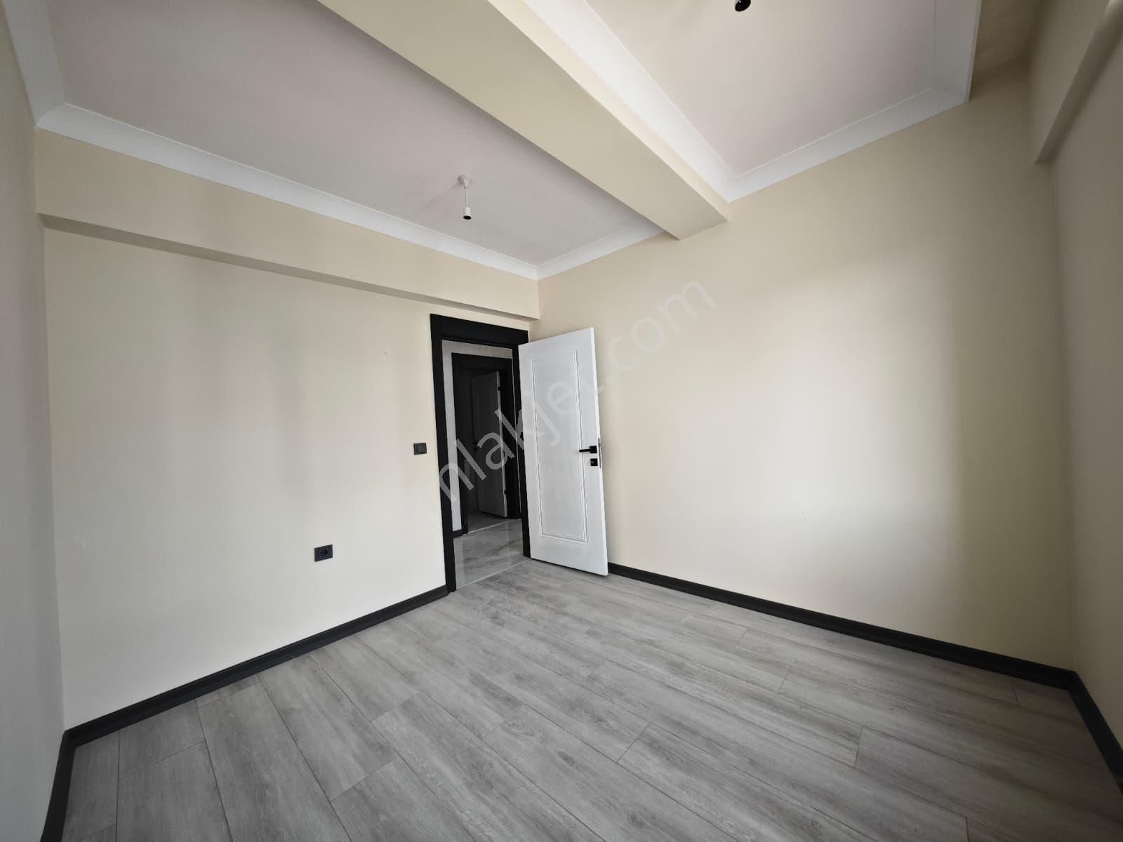 Beşikkaya'da Full Yapılı Çift Balkonlu 3+1 Katta Satılık Sıfır Daire !! - Görsel 14