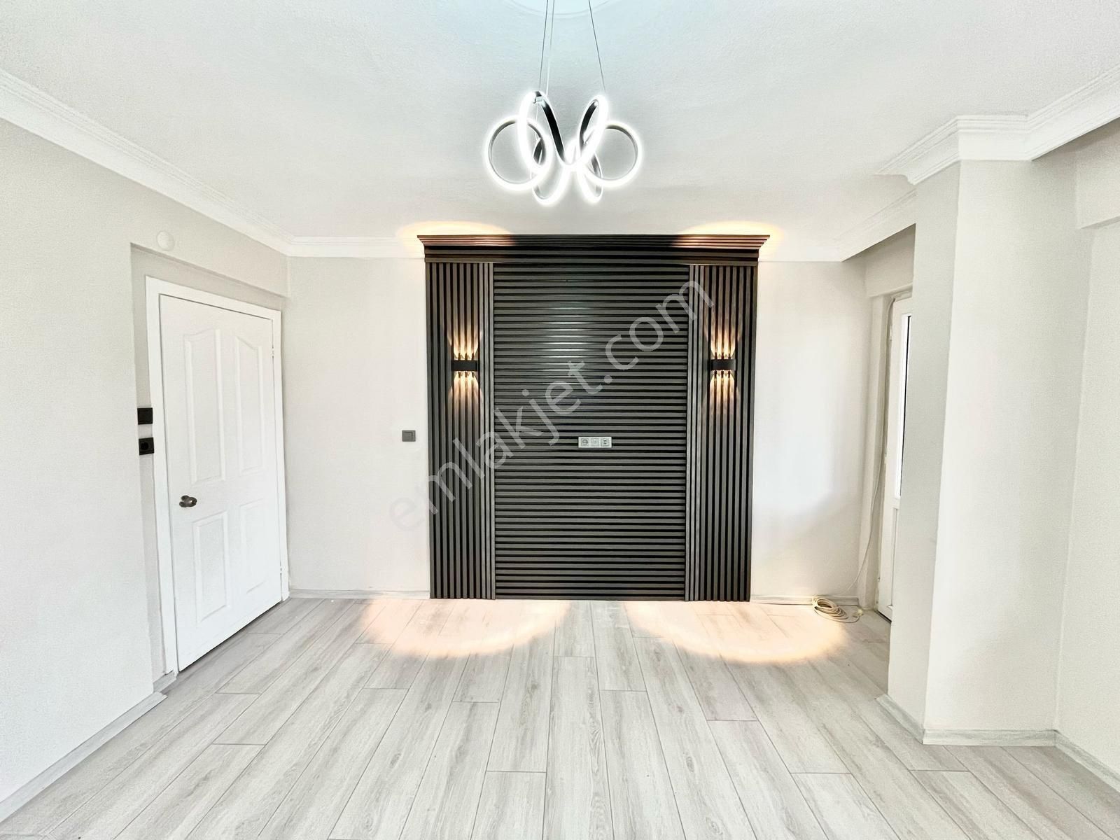 Cadde'den Uygun Fiyatlı Ön Cephe 1+1 Satılık Daire - Görsel 2