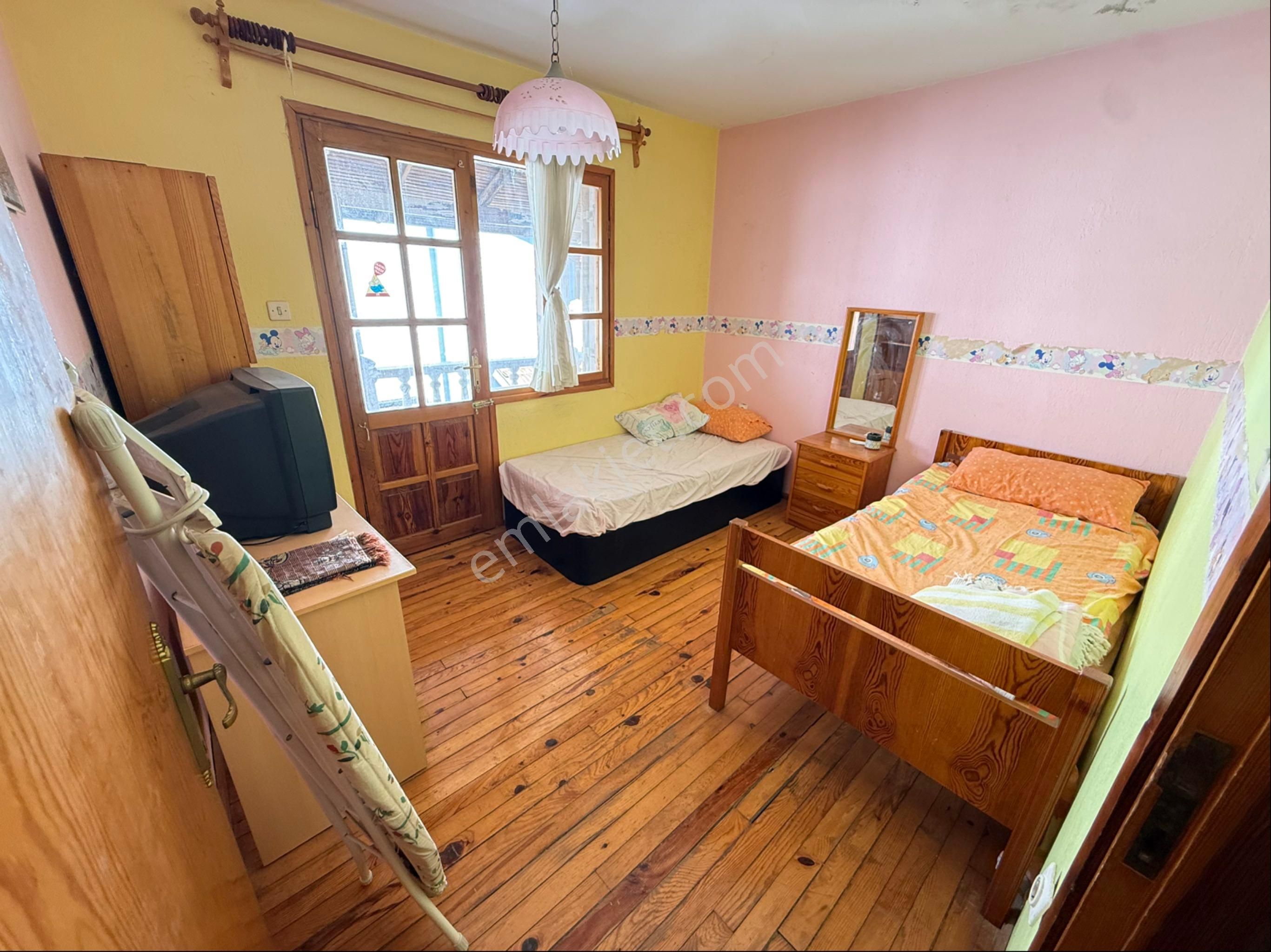 Seferihisar Ürkmez Deniz Tarafında Satılık 3 + 1 Bahçeli Yazlık - Görsel 29