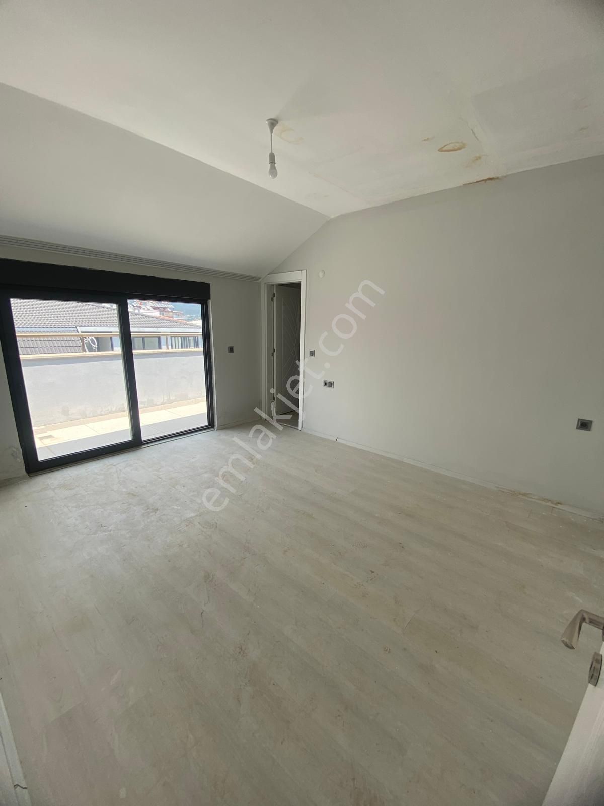 Alanya Avsallarda Site İçerisinde Havuzlu Satılık 6 Odalı Sıfır Fırsat Daire ! - Görsel 15
