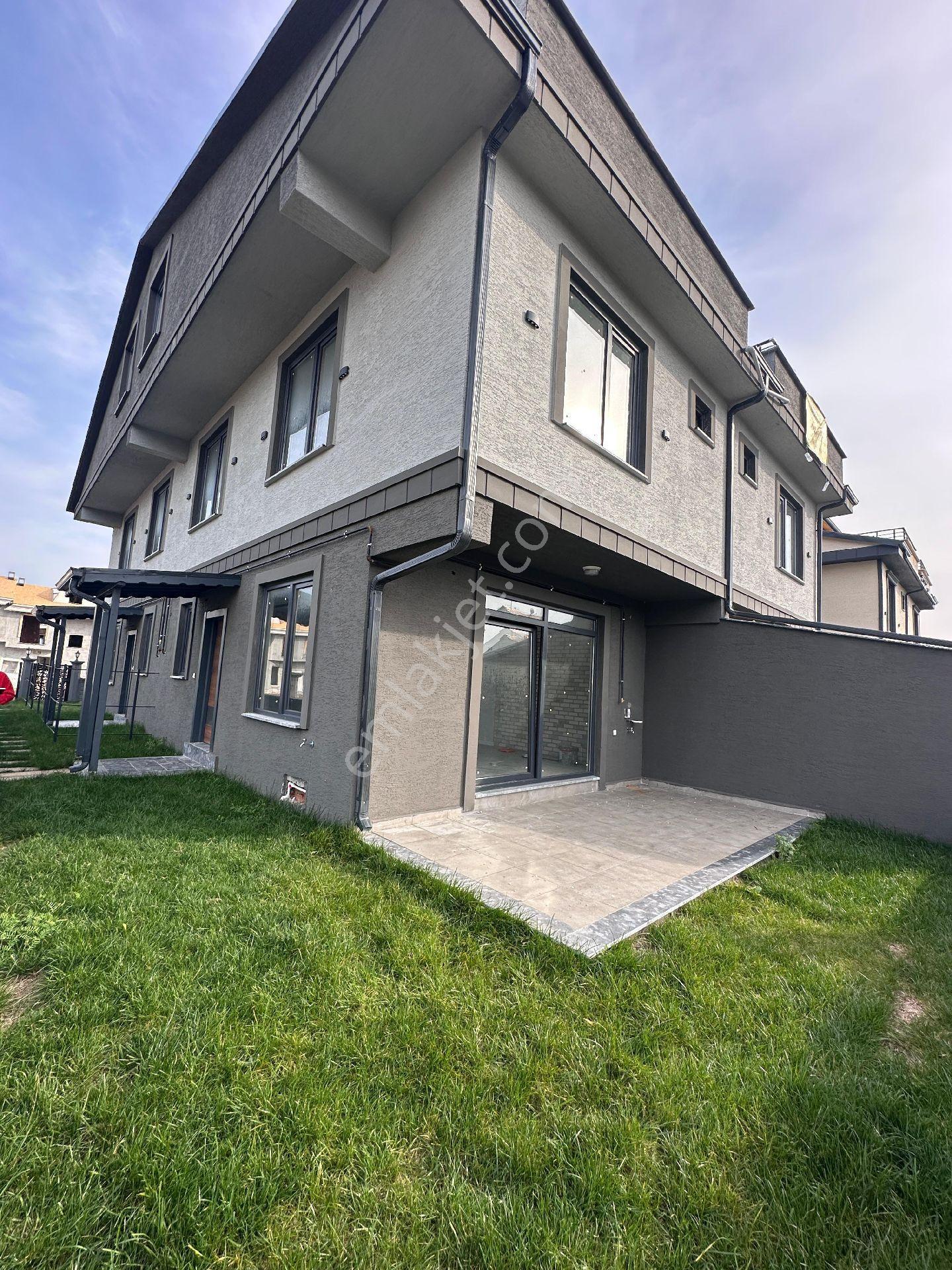 Üstüner Gayrimenkul Yayla Mallesinde 4+1 Tribleks Villa - Görsel 6