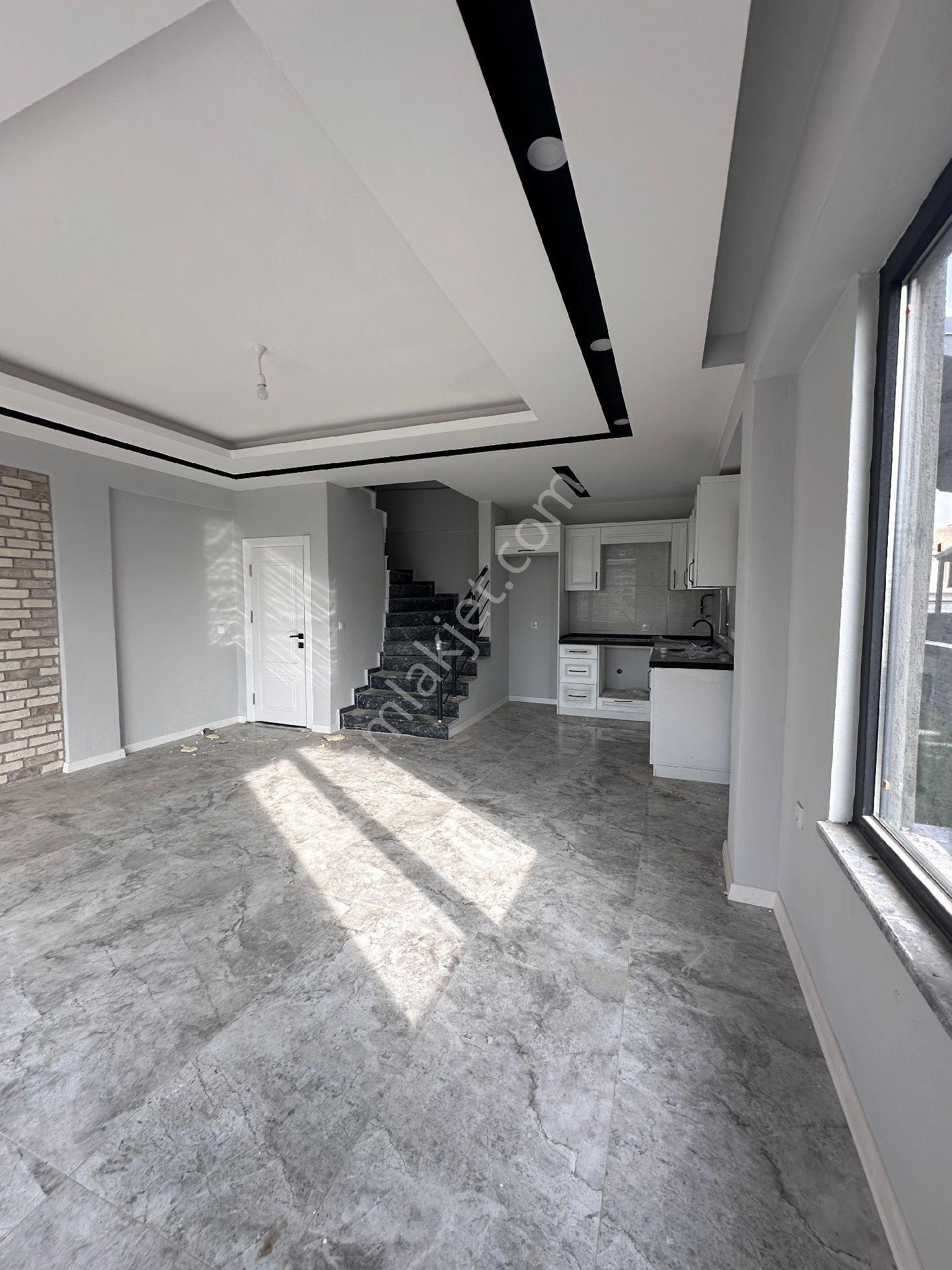 Üstüner Gayrimenkul Yayla Mallesinde 4+1 Tribleks Villa - Görsel 28