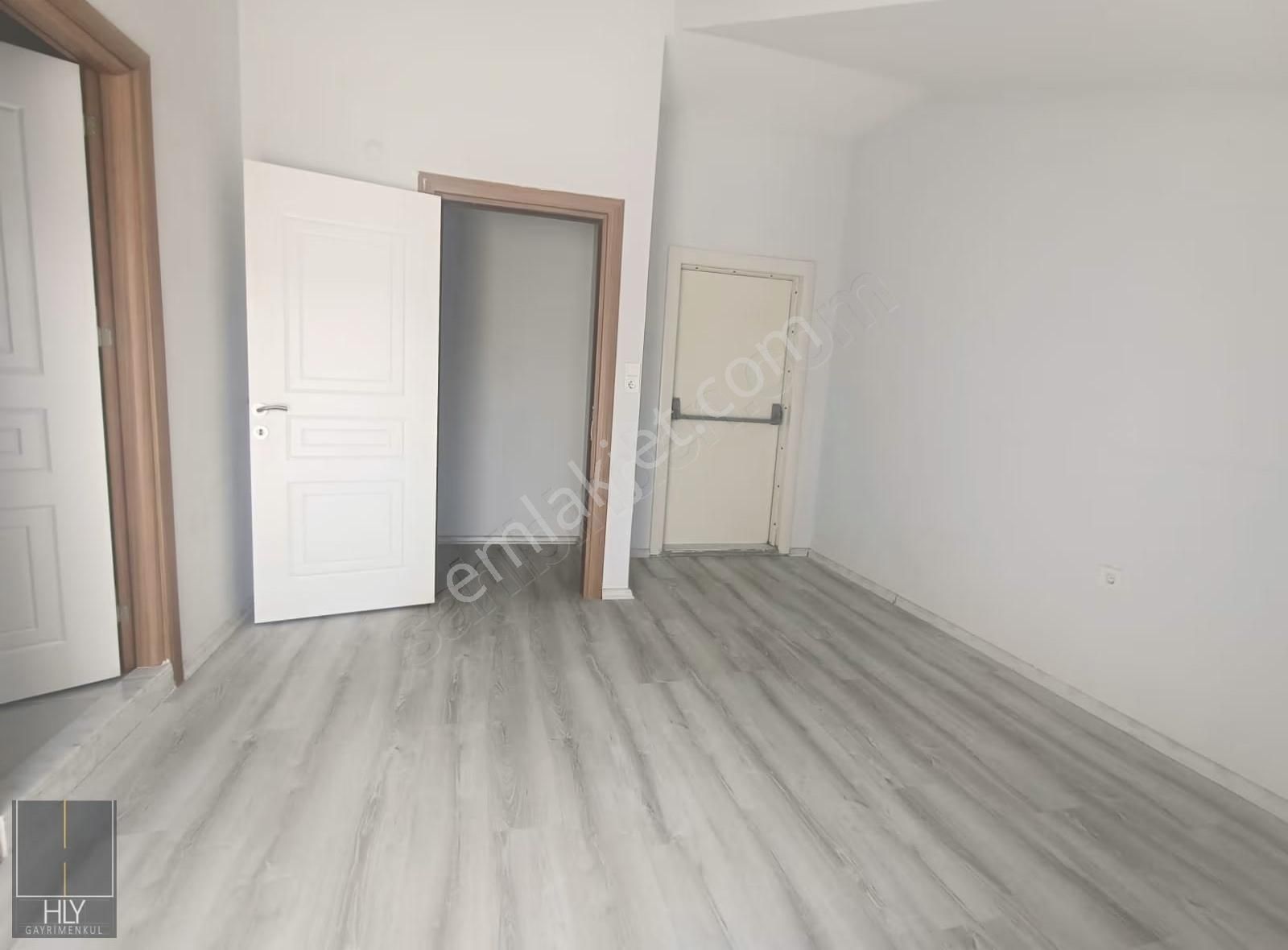 Hly Gayrimenkul'den Mehmetçik Caddesi Üzerinde 2+1 Satılık Daire - Görsel 2