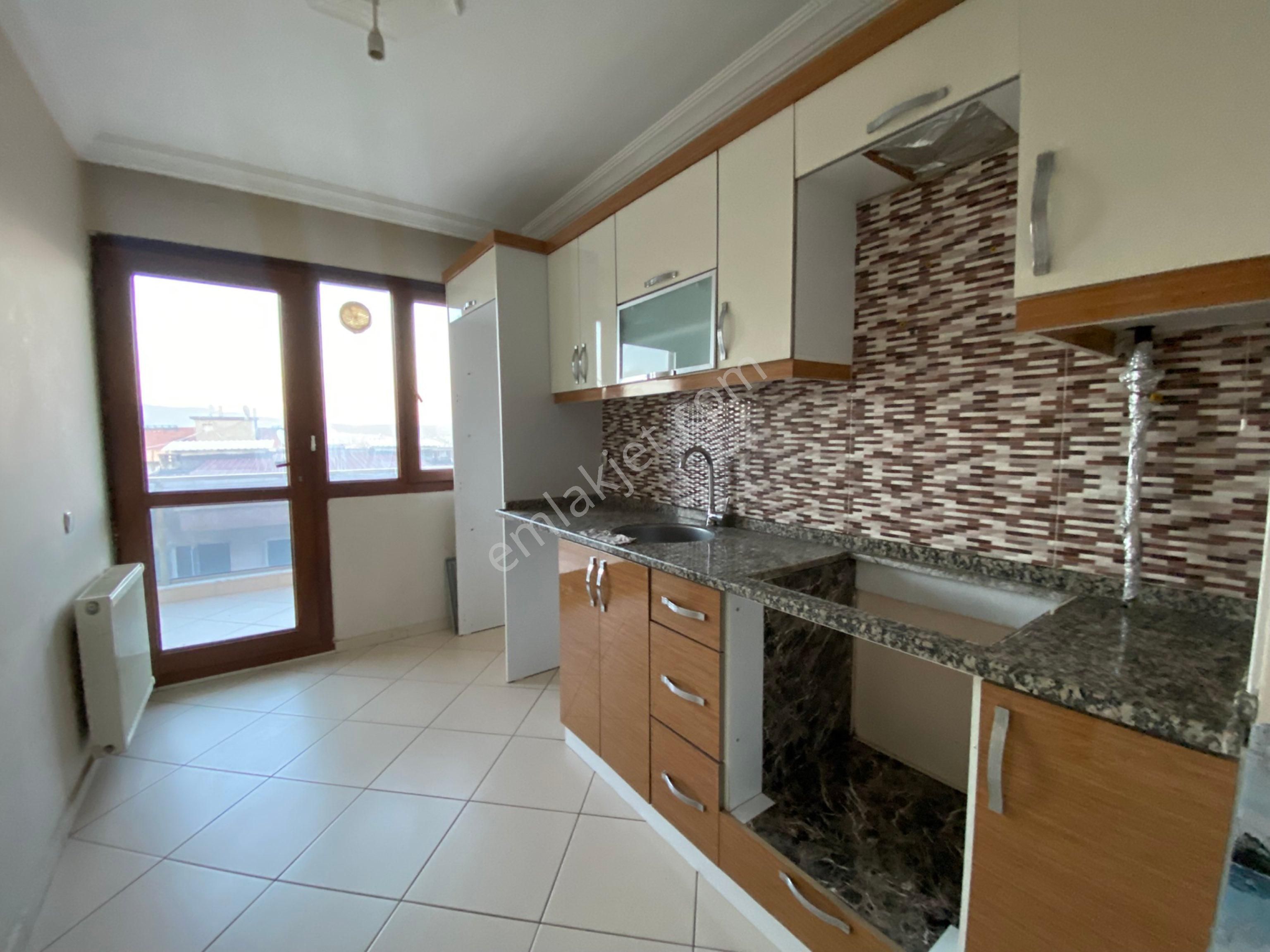 Reis Mah Ordu Cd Yaknı Asansörlü Otoparklı 3+1 Yeni Bina