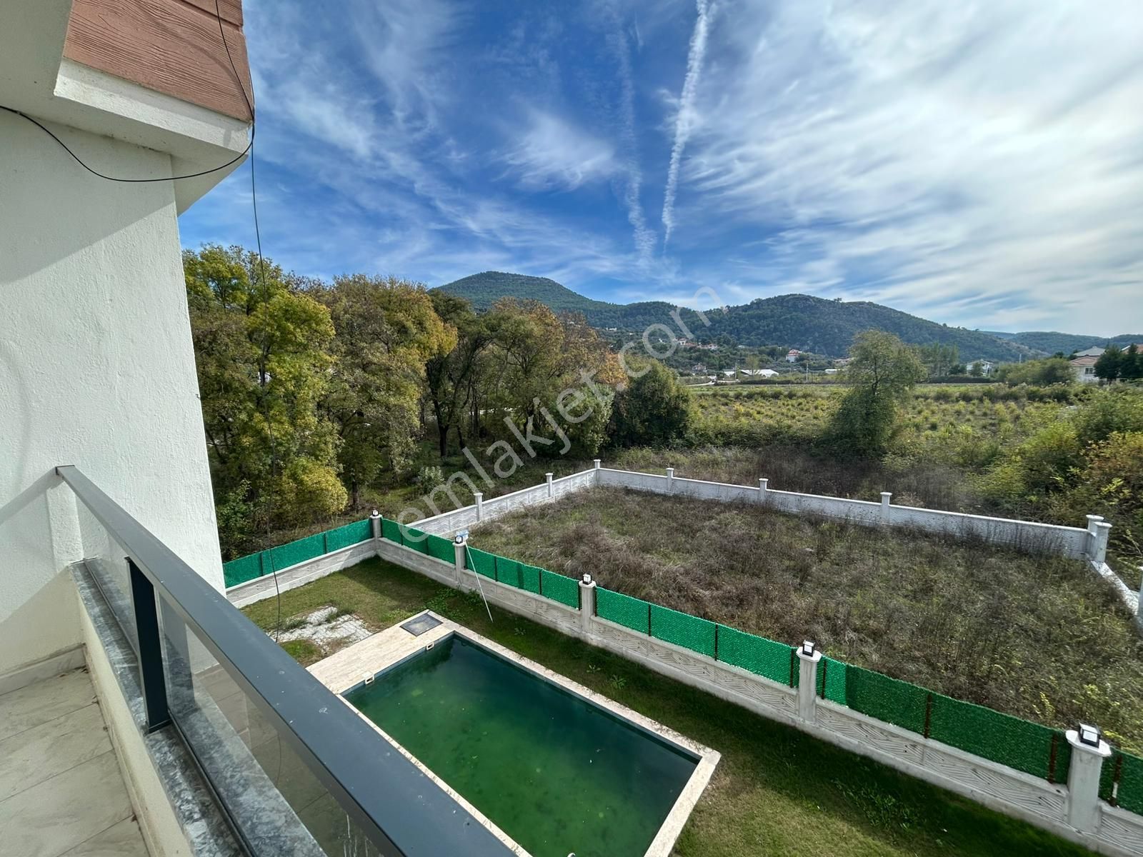 Dalaman'da Doğa Manzaralı Butik Havuzlu Sitede Satılık Daire