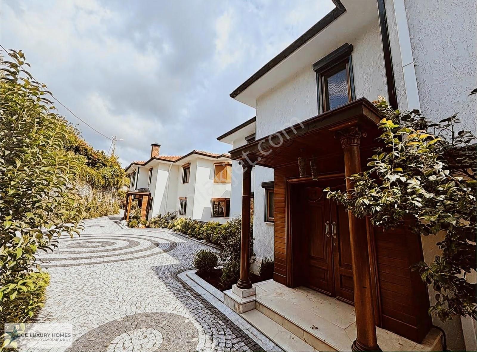 Beykoz Yavuz Selimde Lüks 2 Villa Havuzlu 360° Manzaralı - Görsel 30