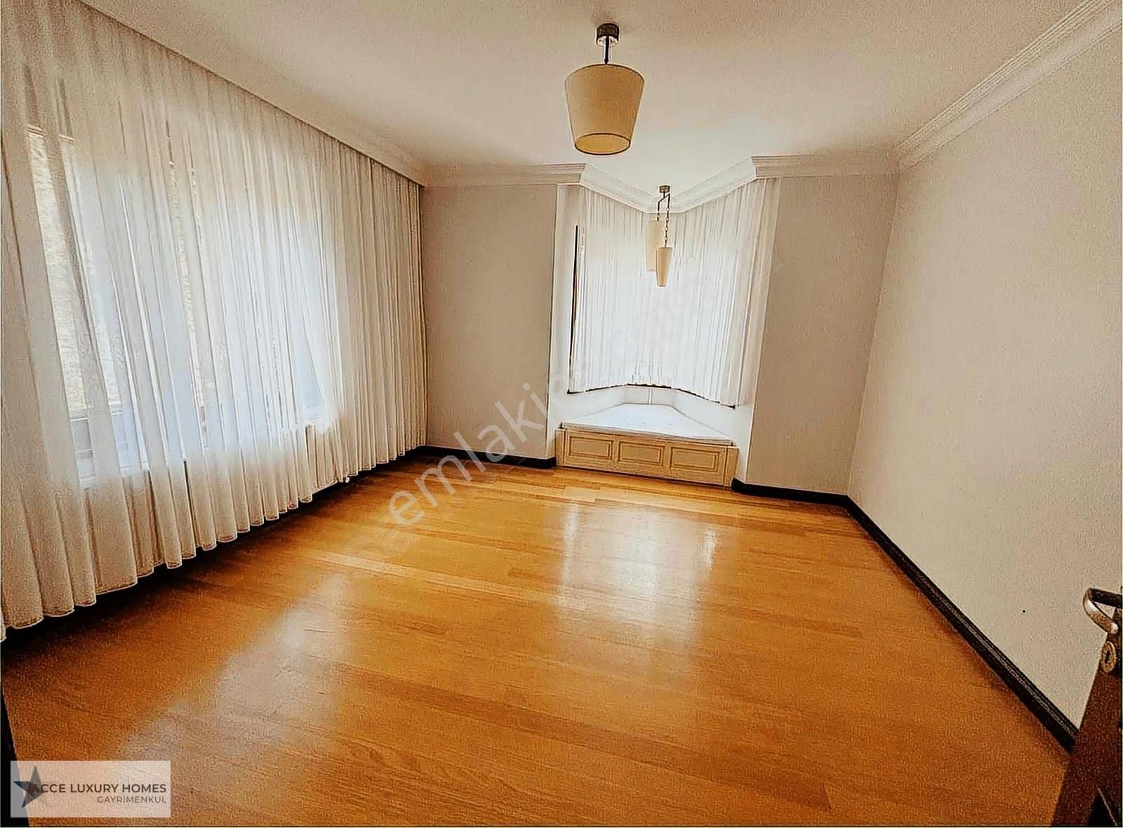 Beykoz Yavuz Selimde Lüks 2 Villa Havuzlu 360° Manzaralı - Görsel 18