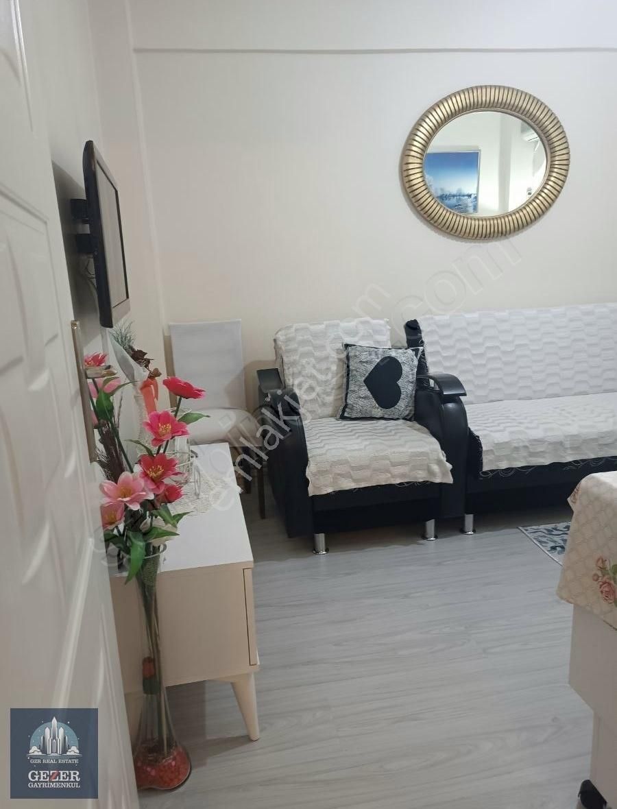 Satılık Küçükköy Merkezde Eşyalı 1+1 Daire - Görsel 4