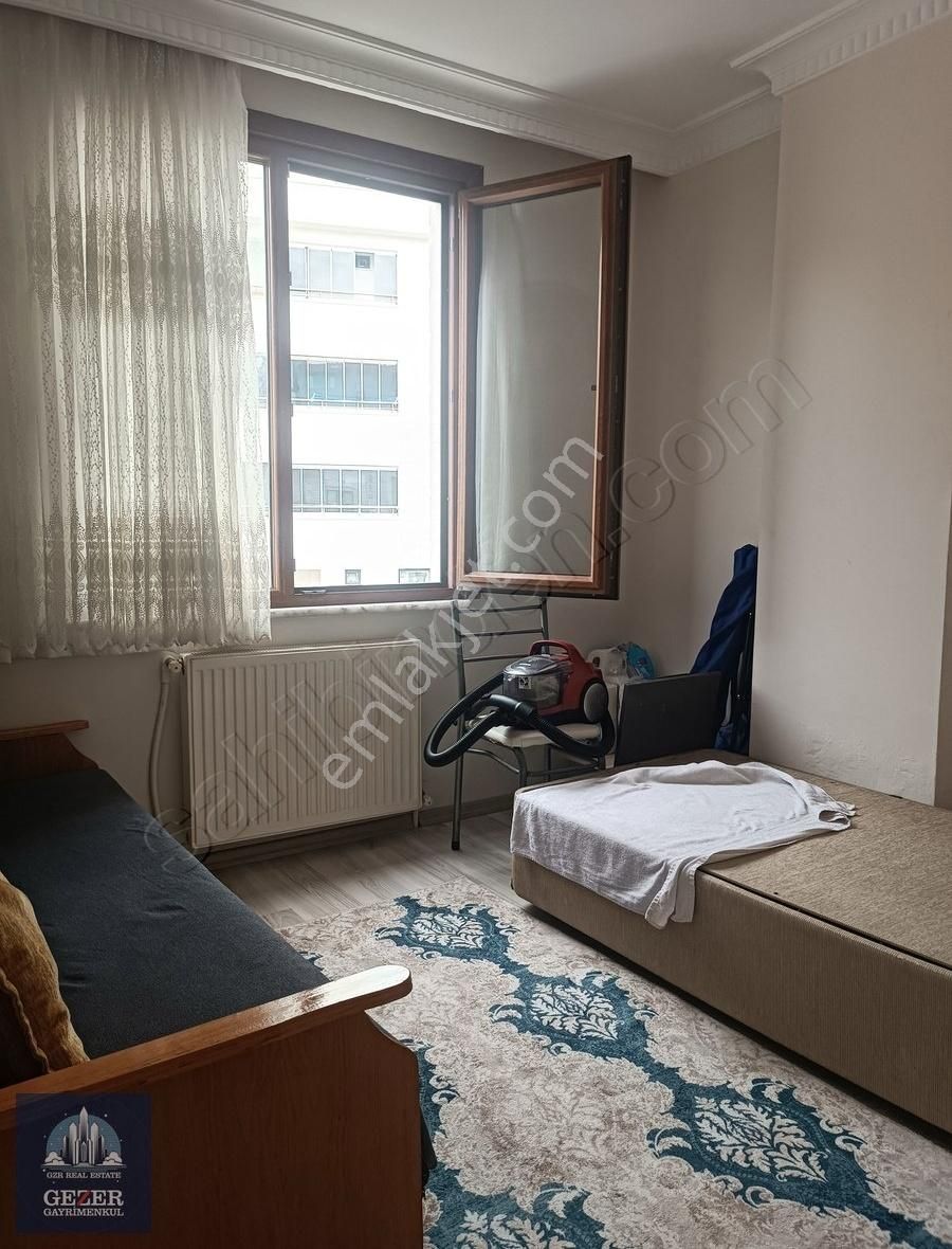 Satılık G.op Bağlarbaşı 6 Yaşında Orta Kat 2+1 Daire - Görsel 2