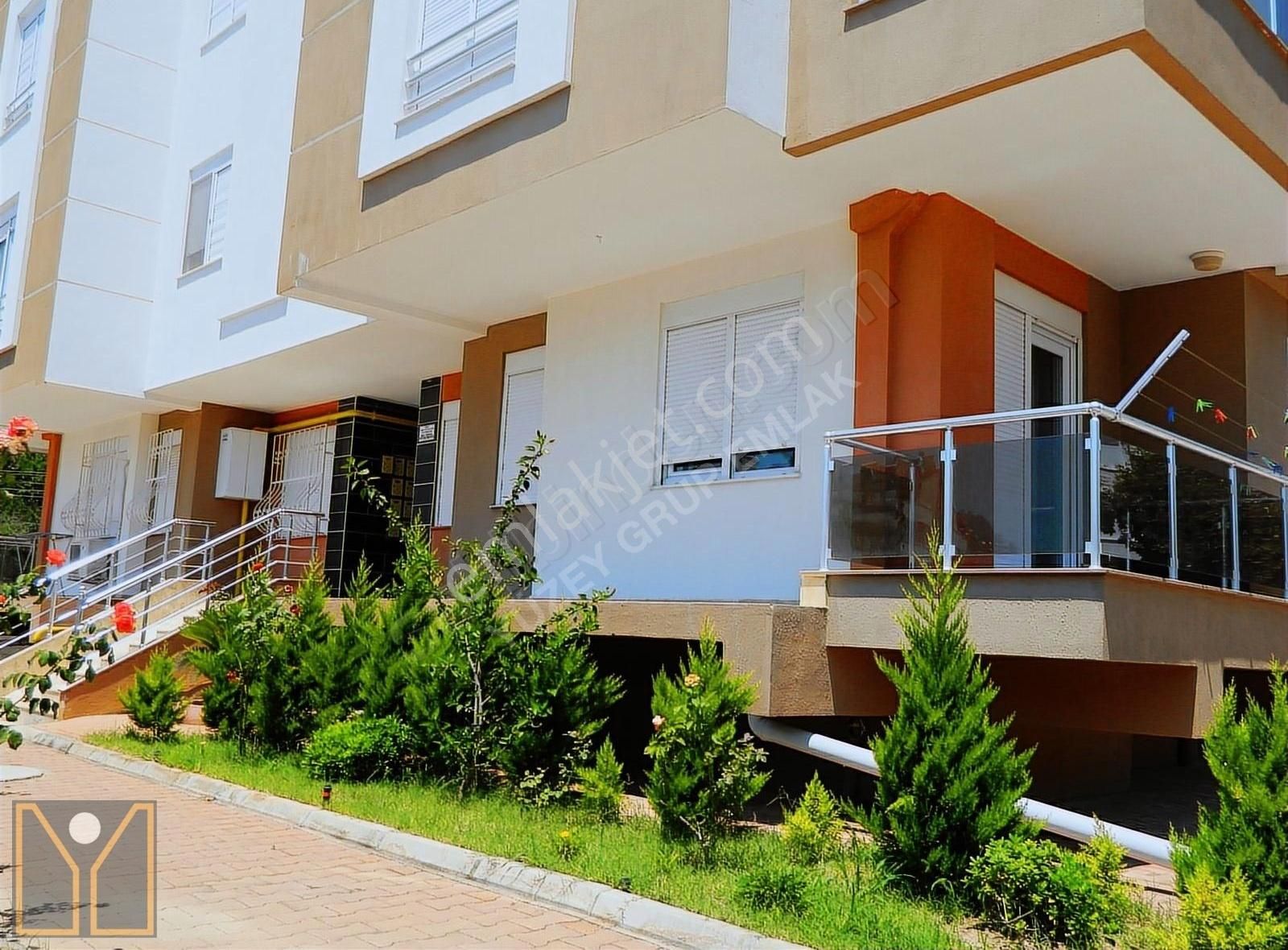 Açık Otoparklı Tek Blok Yapıda, Yüksek Giriş Balkonlu Ferah 2+1 - Görsel 15