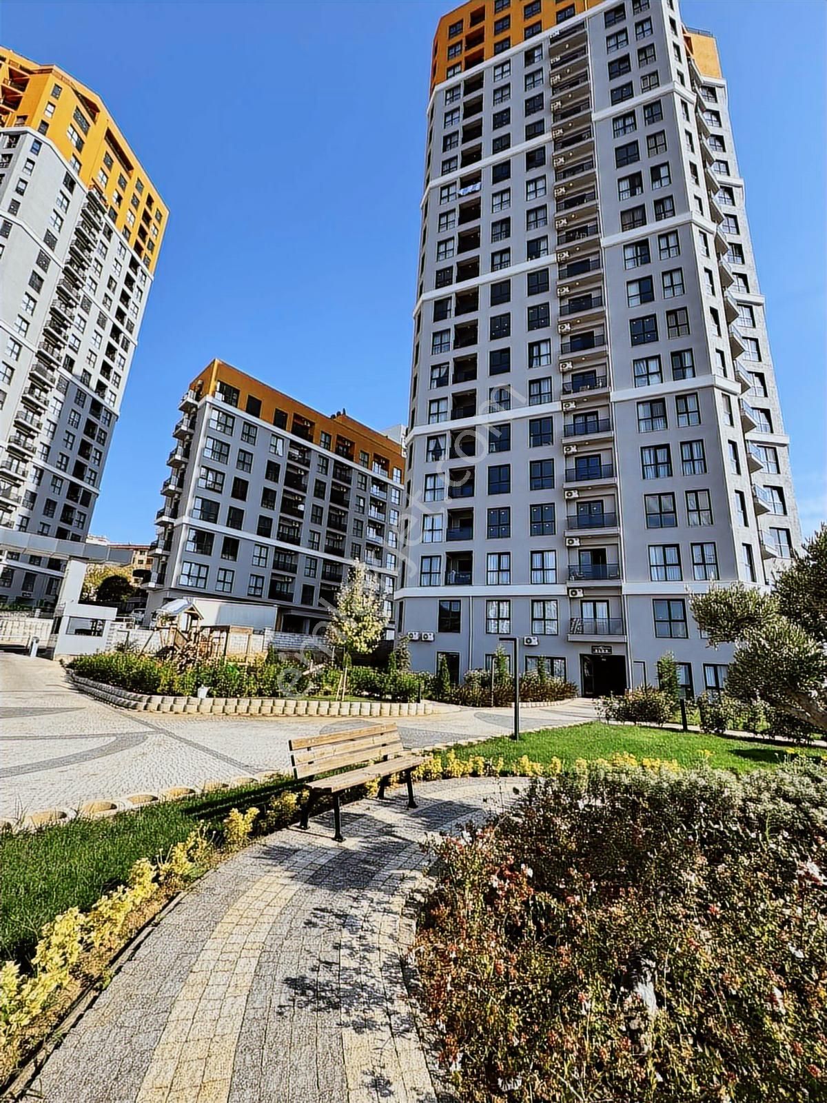 Dünya Şehir Satılık 2+1 Deniz Manzaralı Ebeveyn Banyolu